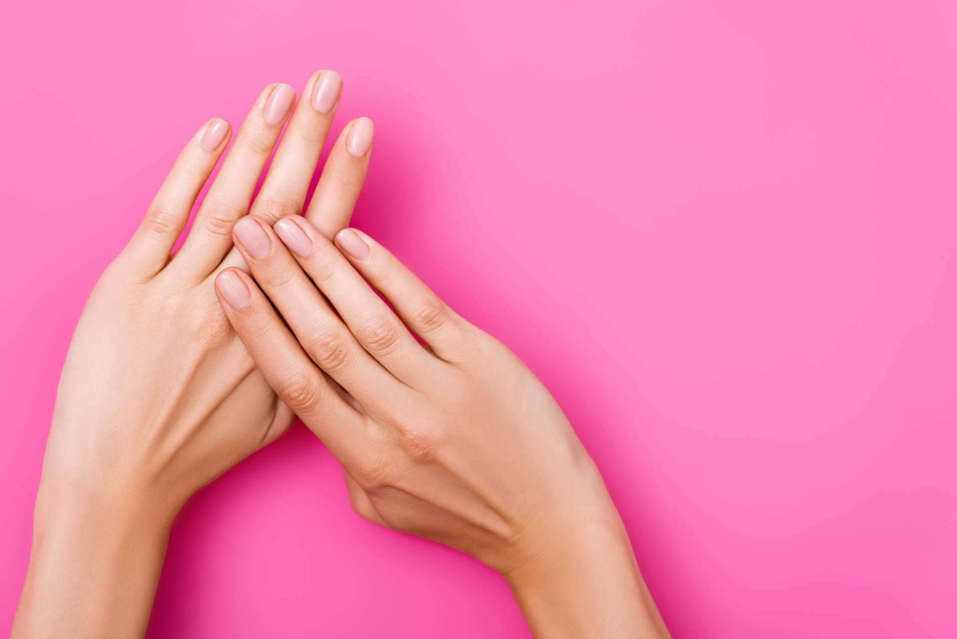 Los sets de esmaltes de uñas veganos que respetan la salud y el medioambiente de Kunal Cosmetics