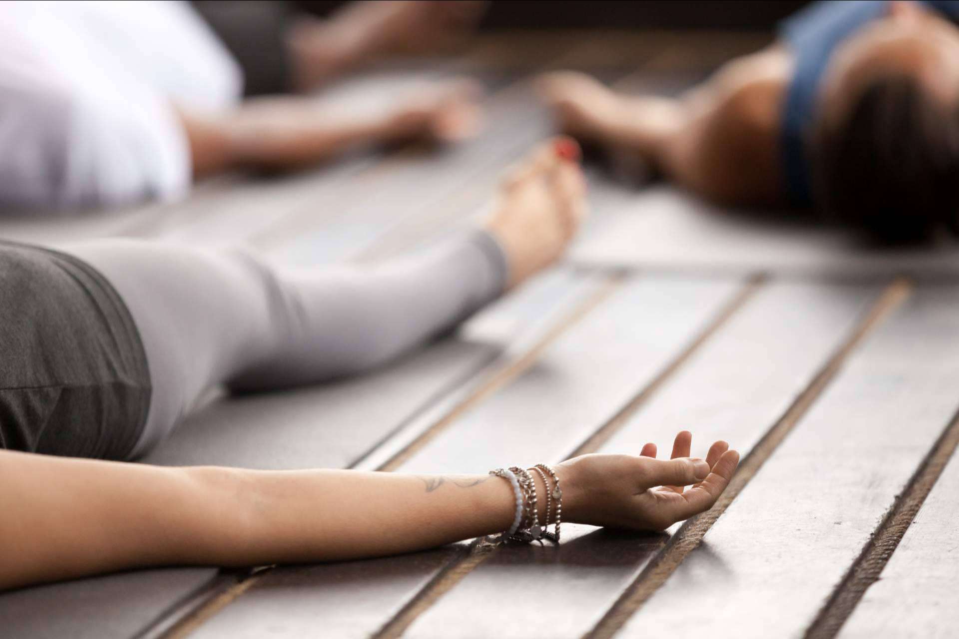 ¿Qué es el yoga nidra y cómo contribuye a la salud?