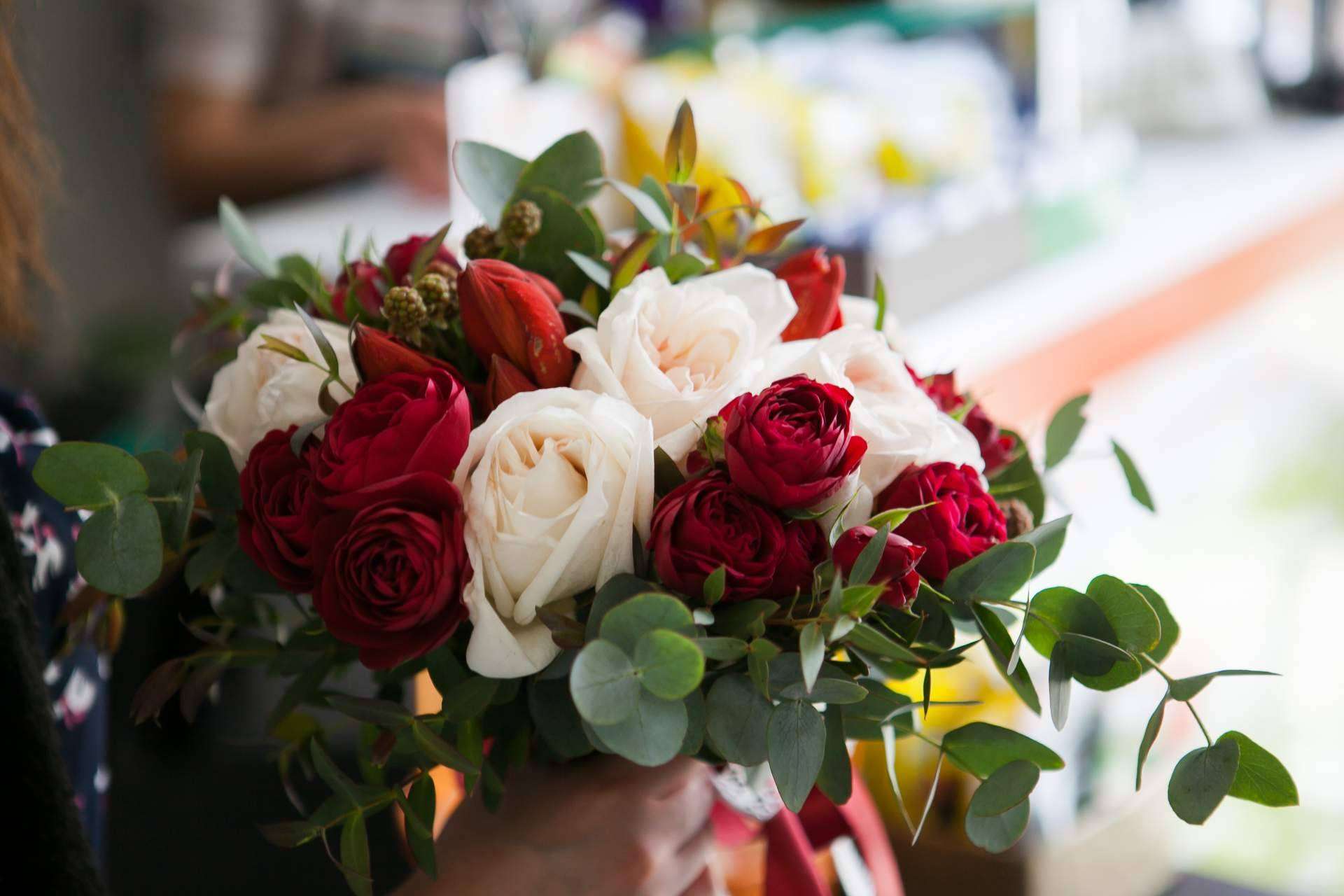 Tras la pandemia, el envío de flores a domicilio aumenta sus ventas, por Regalar Flores