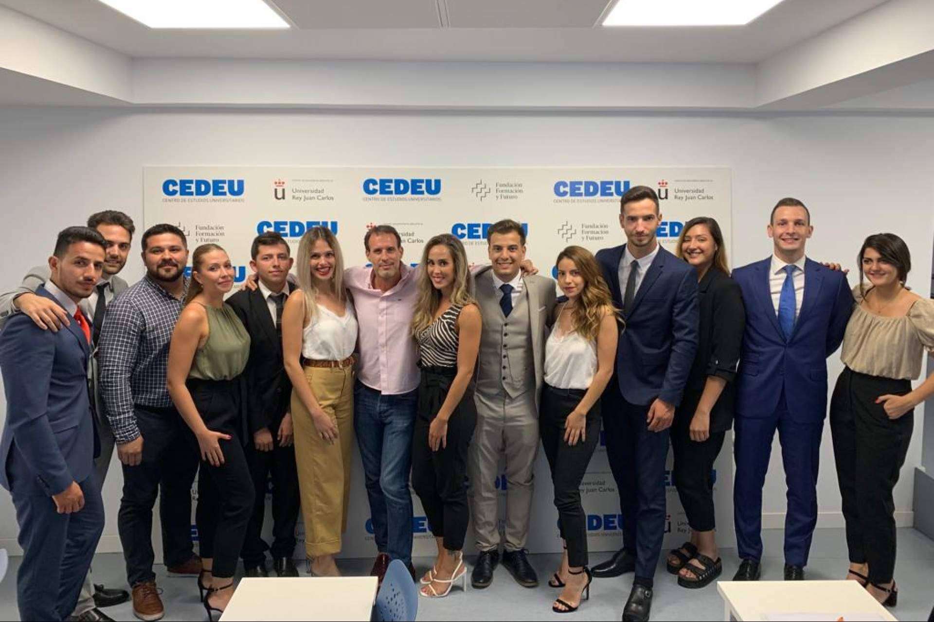 BRAVO19 ofrece formación en Gijón para obtener el título de auxiliar de vuelo
