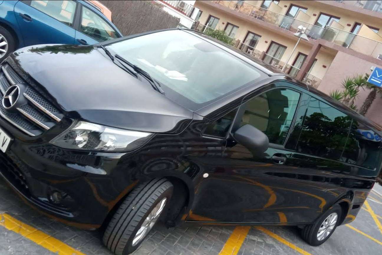 ¿Qué ofrece Taxi Málaga Airport Charly transfer 24 hours?, los servicios de taxi en Málaga