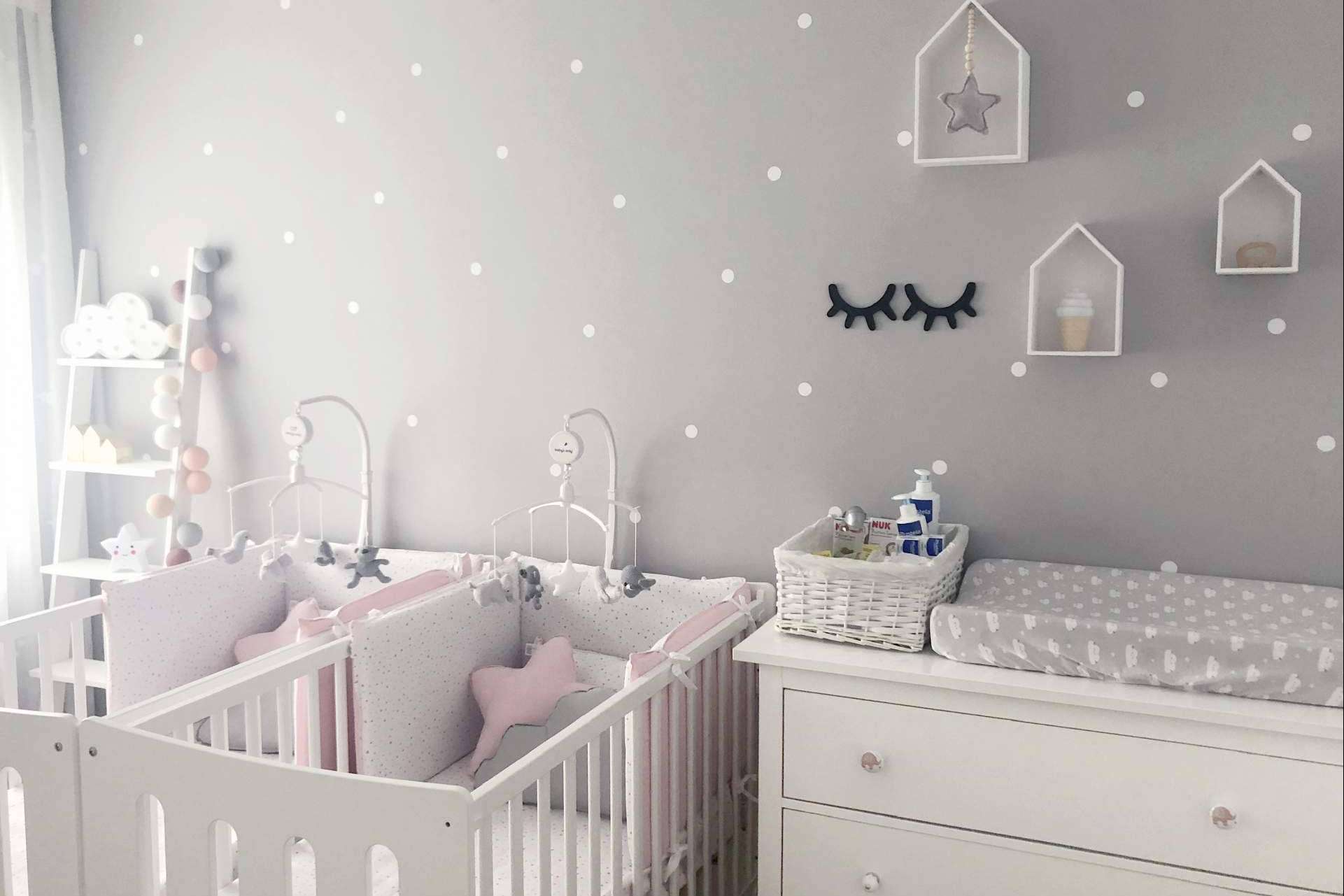 Comprar vinilos infantiles de bebé para decorar la habitación en Nicolasito