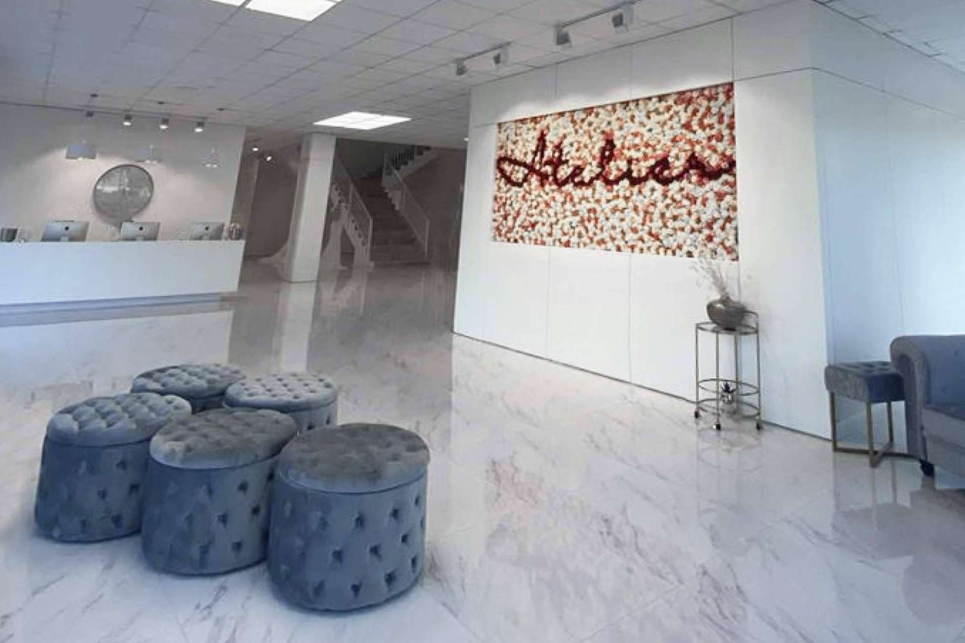 La nueva tienda de Atelier de Bodas en Valencia pone a disposición del cliente vestidos de novia y trajes de novio