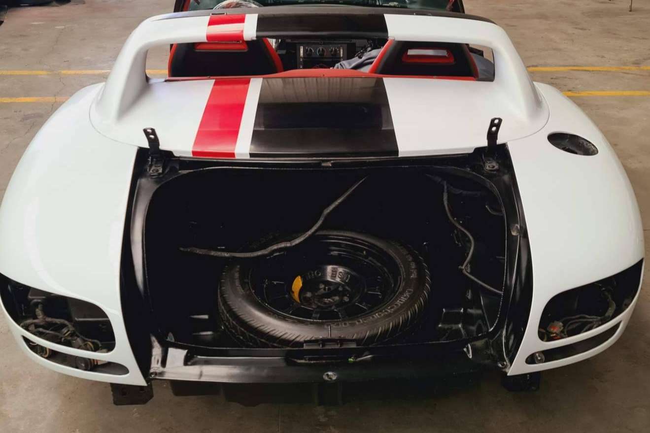 El proyecto de restauración y modificación de un coche Dodge Viper RT 10 Gen 1 de Ion Improve