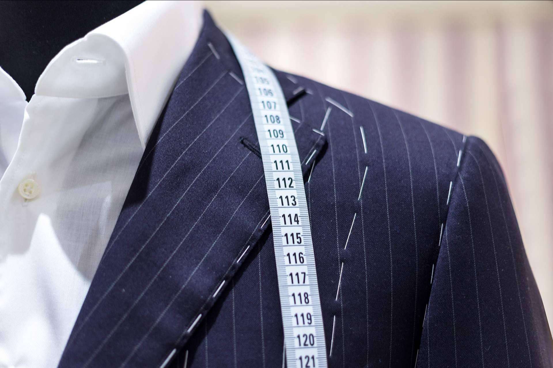 Trajes a medida para hombres y mujeres en Madrid de la mano de Sastrería Gentleman