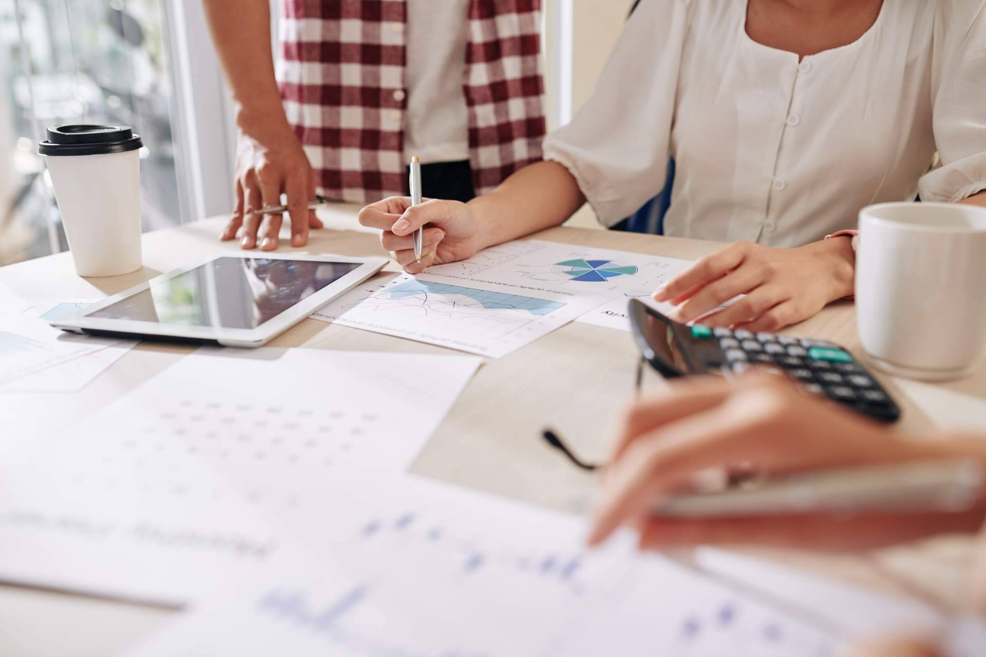 ¿Cuáles son las estrategias de marketing para el sector industrial? BCM Marketing