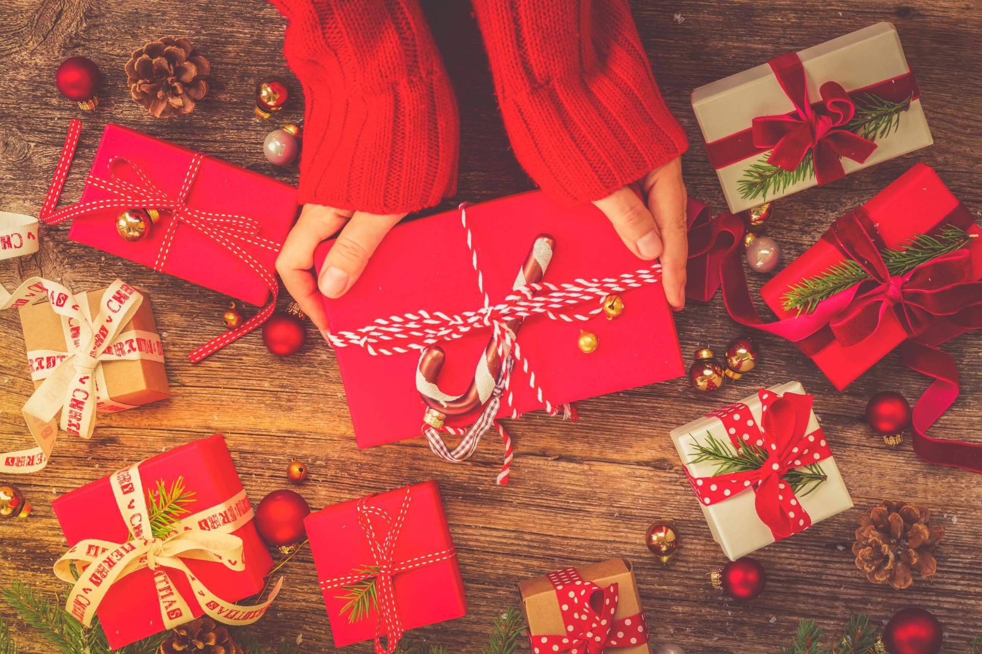 Cosmetics Tenerife ofrece packs navideños de regalos que incluyen belleza, salud y sonrisa