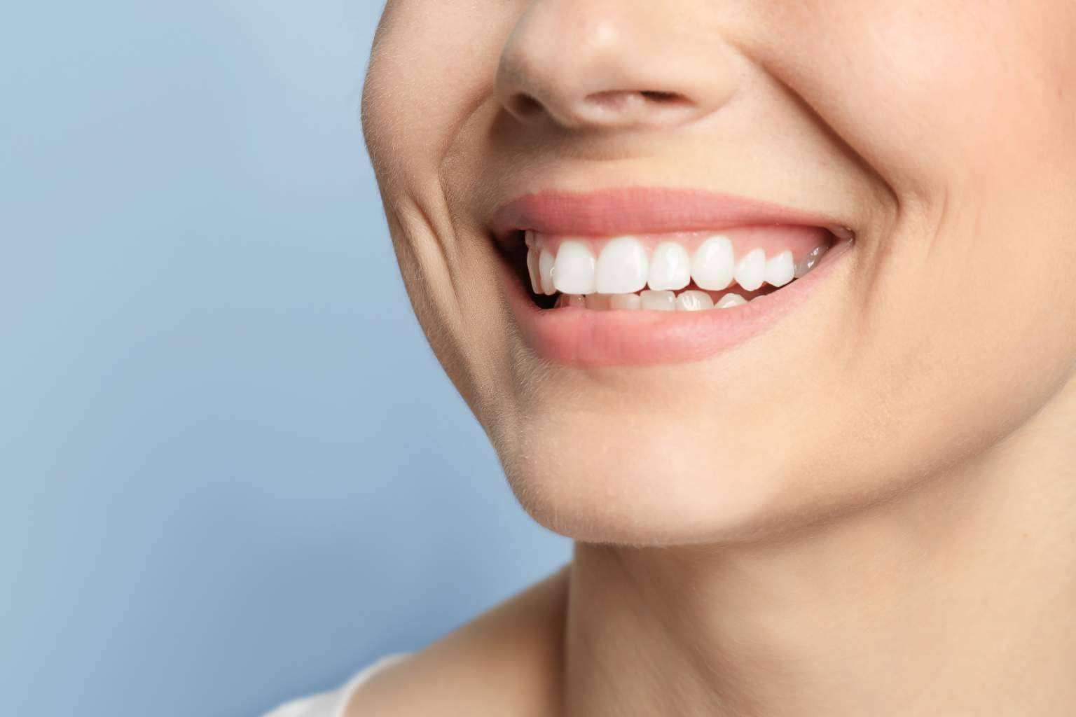 Implantes dentales de calidad y profesionalidad durante el tratamiento con Clínica Sonrisas de Corrales Dental