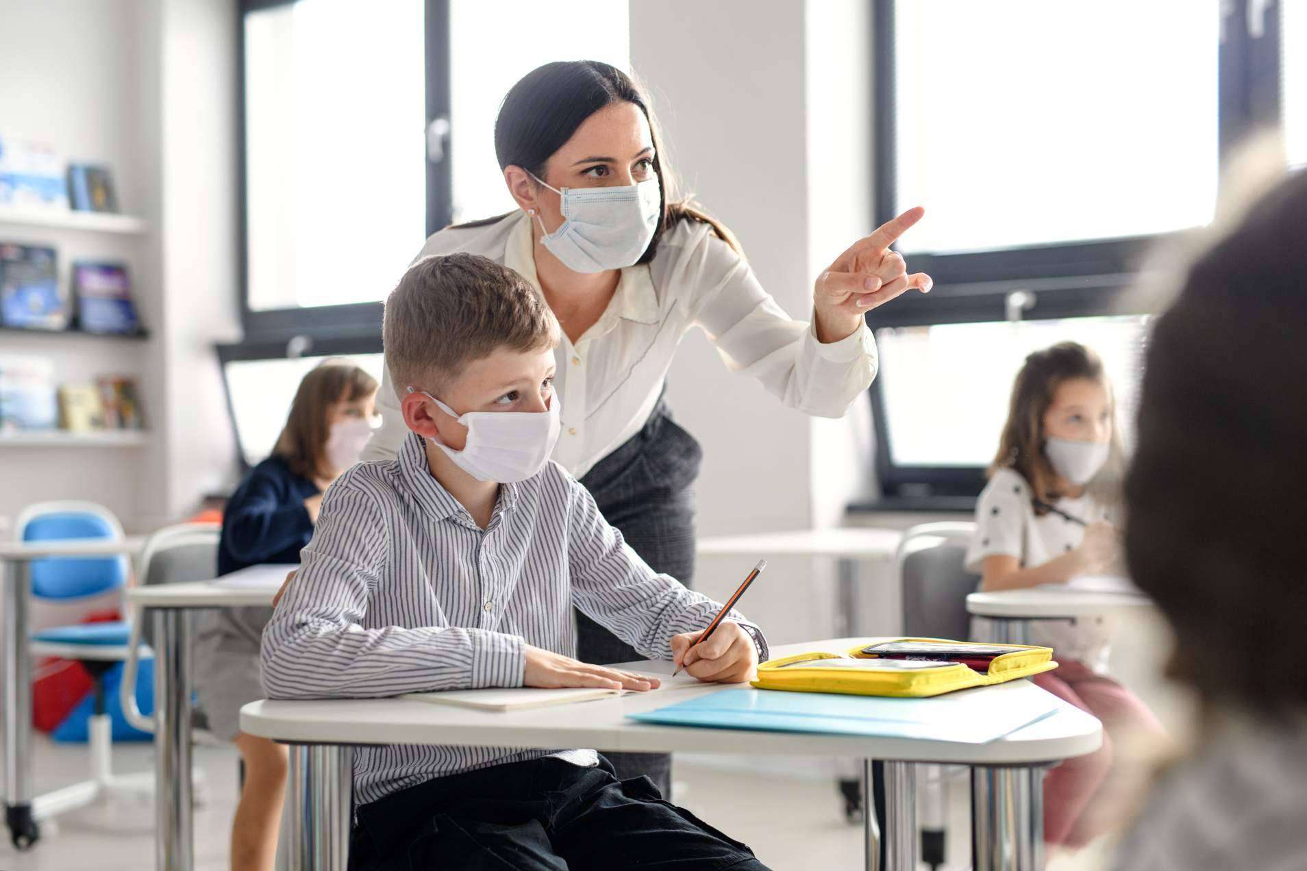 Novapro ofrece cursos homologados online para el profesorado, el futuro de la educación