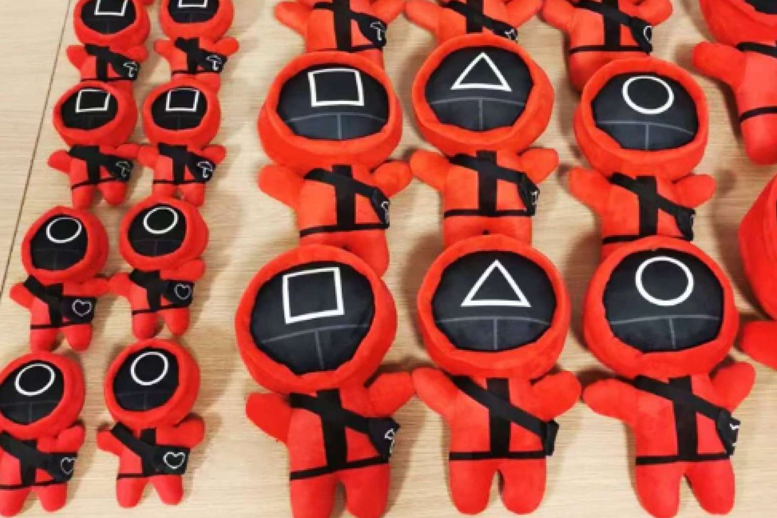 El merchandising de la serie que ha revolucionado el mundo, los juegos del calamar, disponible en Albithinia