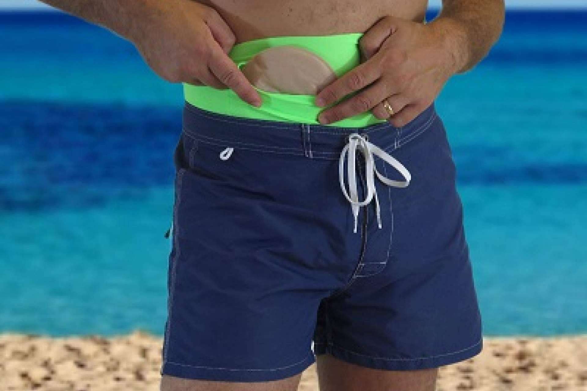 El catálogo de fajas para bañarse en la piscina con una ostomía que ofrece Maldita Hernia