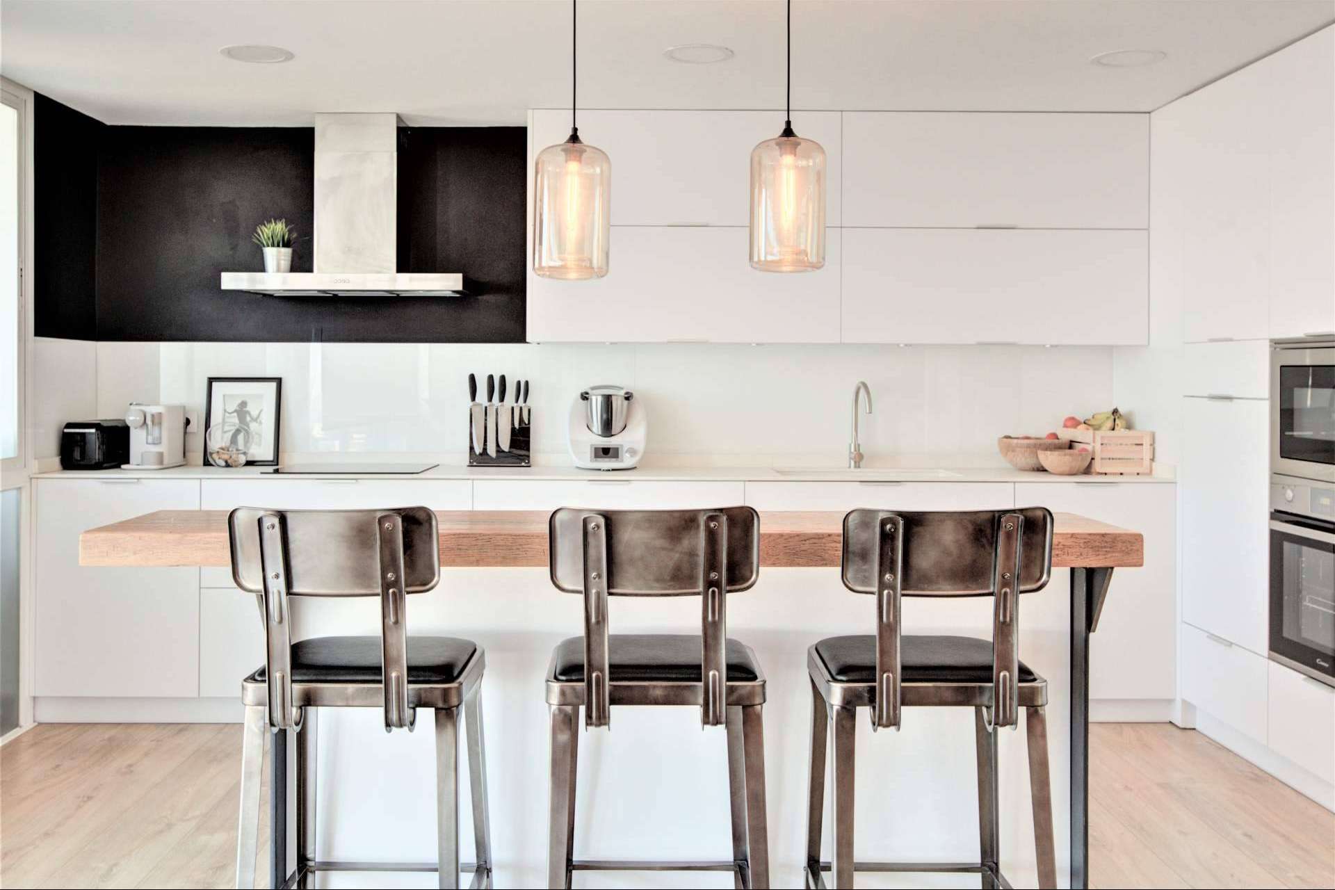 Decorando Tu Espacio, los beneficios de tener una buena iluminación en los espacios