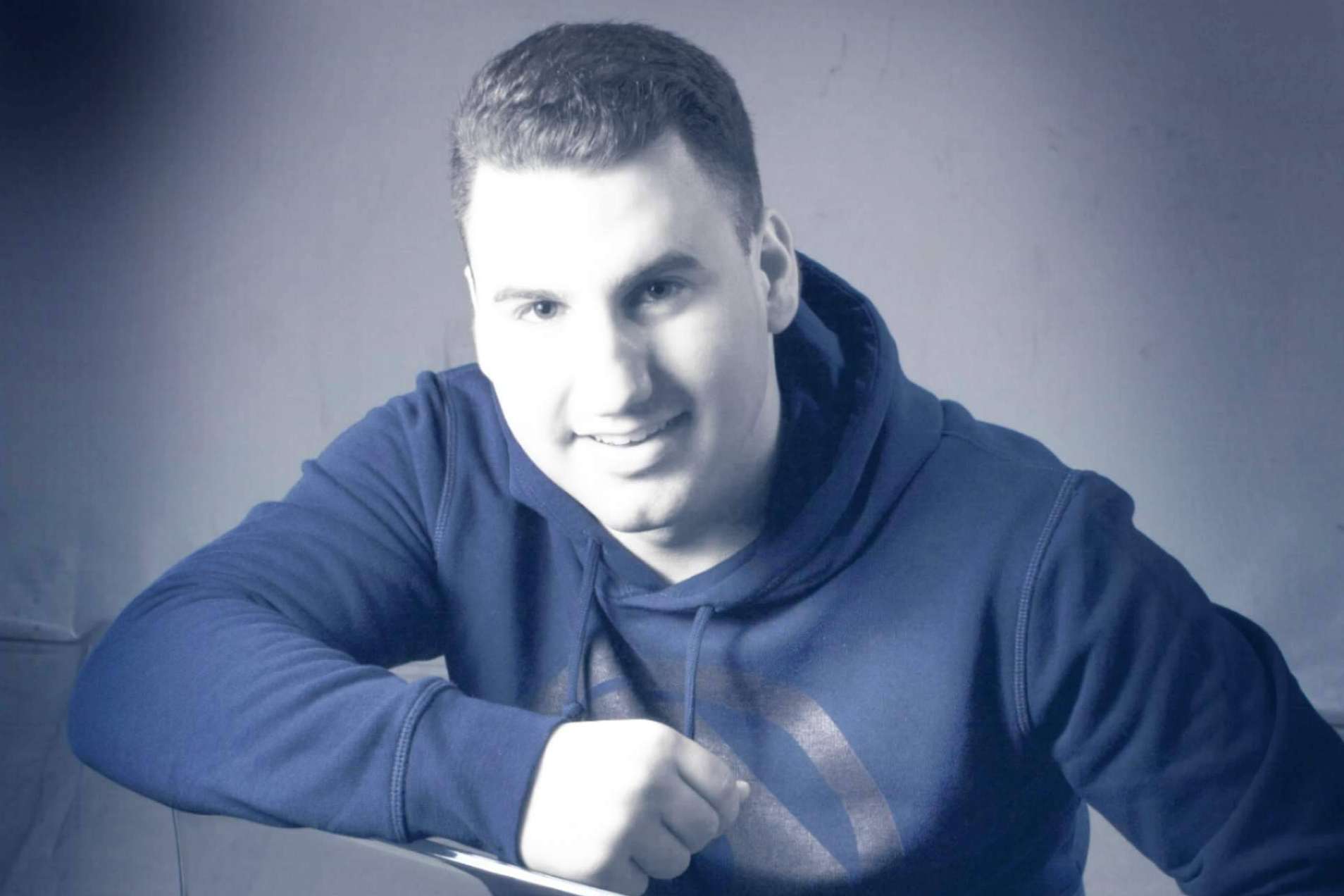 La música electrónica de DJ Oscar ha llegado a miles de personas