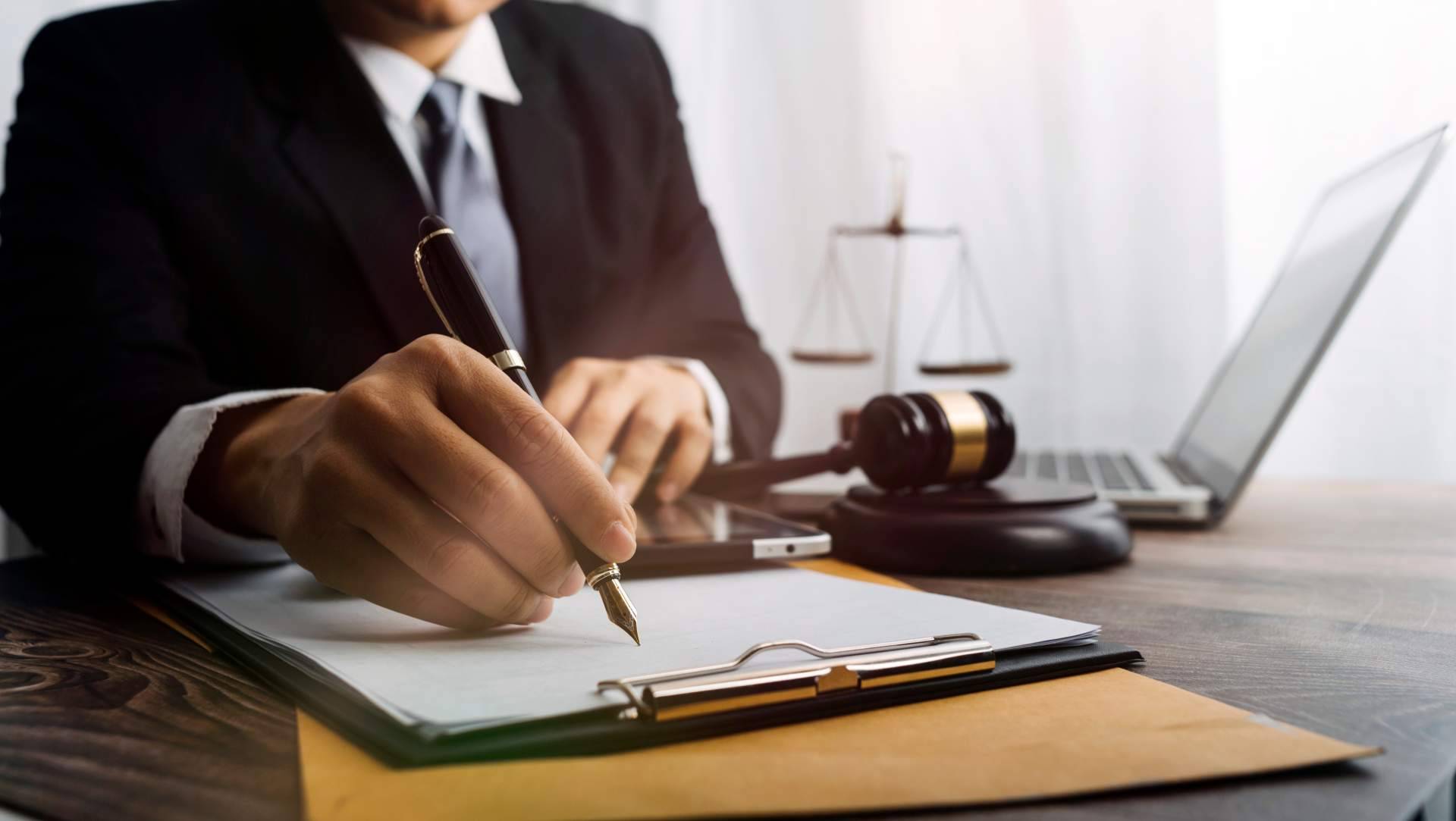 Necesito un Abogado asesora sobre cómo reclamar abusos bancarios hipotecas
