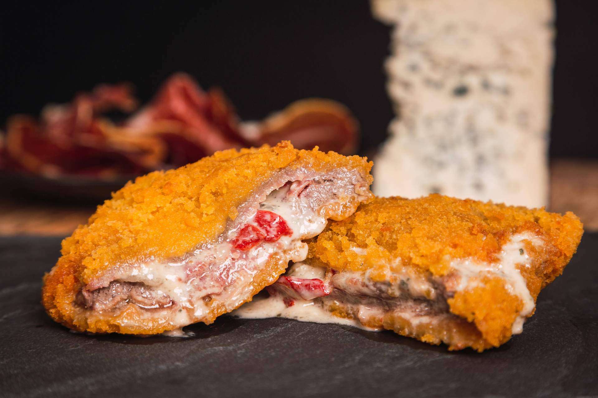 La jugosidad, uno de los factores clave que diferencia un cachopo original online de Kachopo King