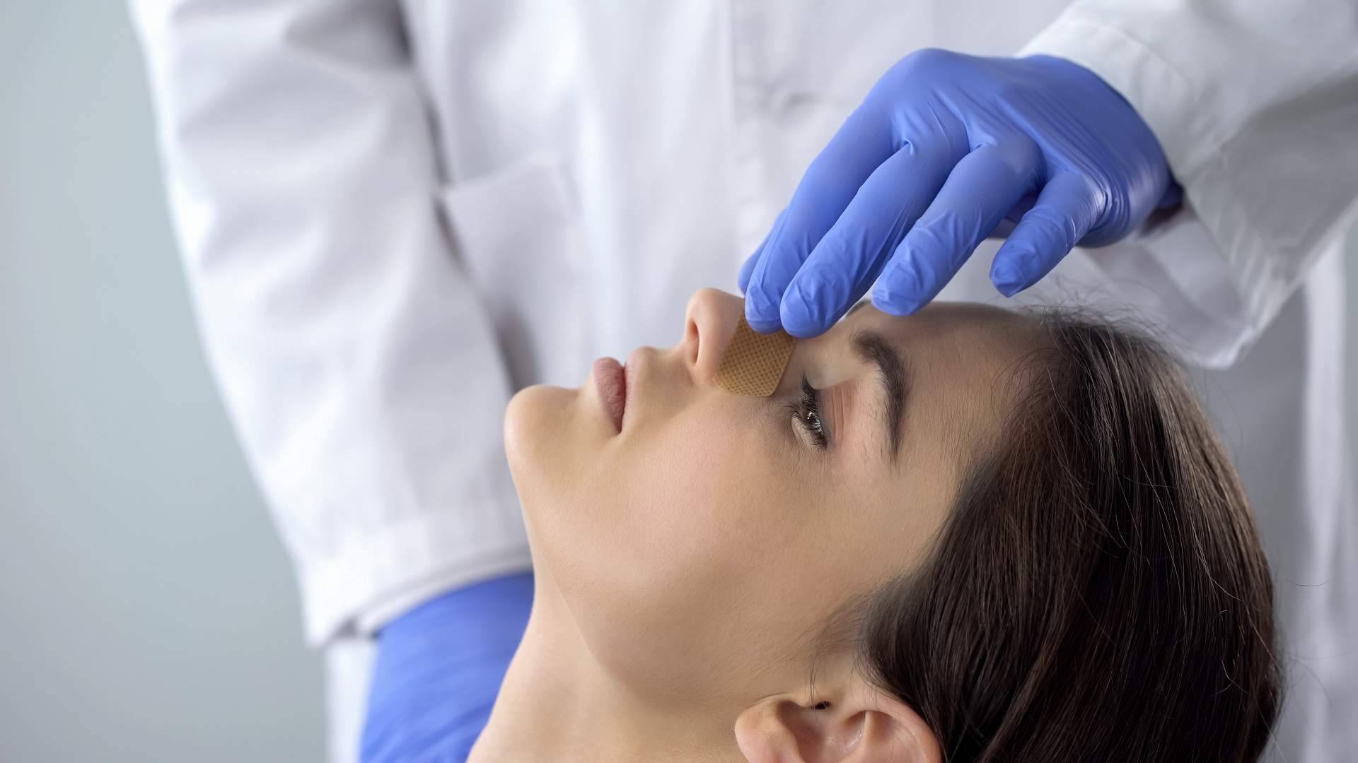 Encontrar los médicos más adecuados de la mano de Laurel Experiences para someterse a unos implantes mamarios