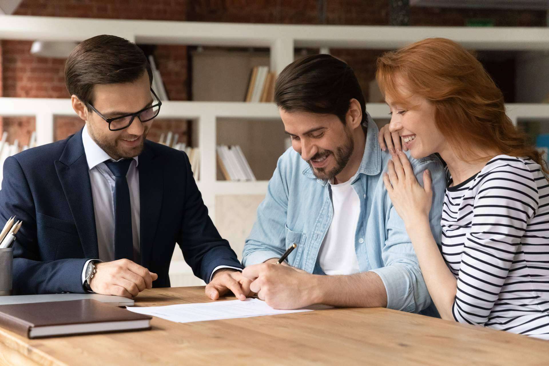 Los servicios de Migrow, el abogado de extranjería en Huelva para toda España