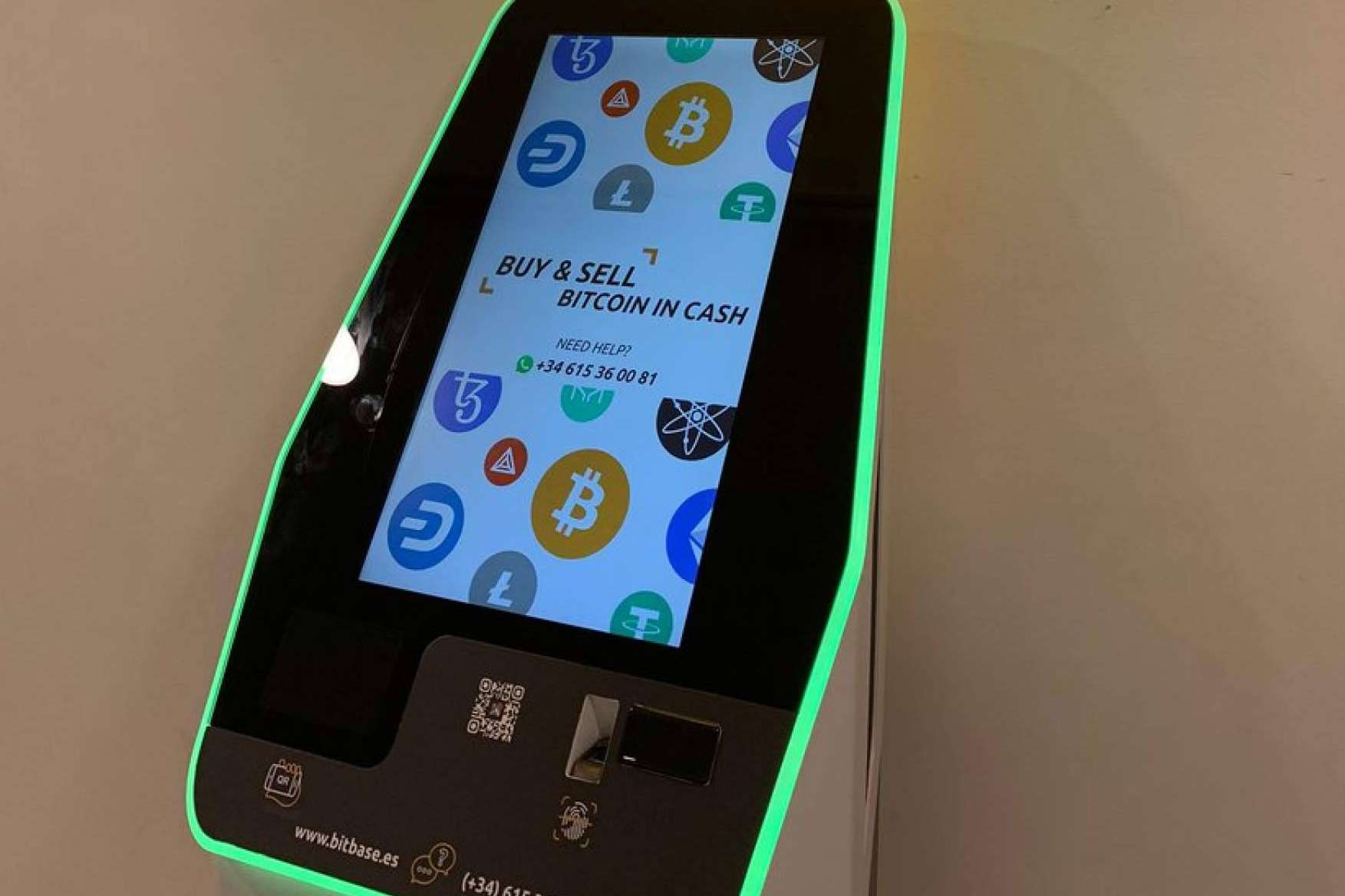 El nuevo cajero de bitcoin ubicado en Reparación iPhone Sevilla, BitBase