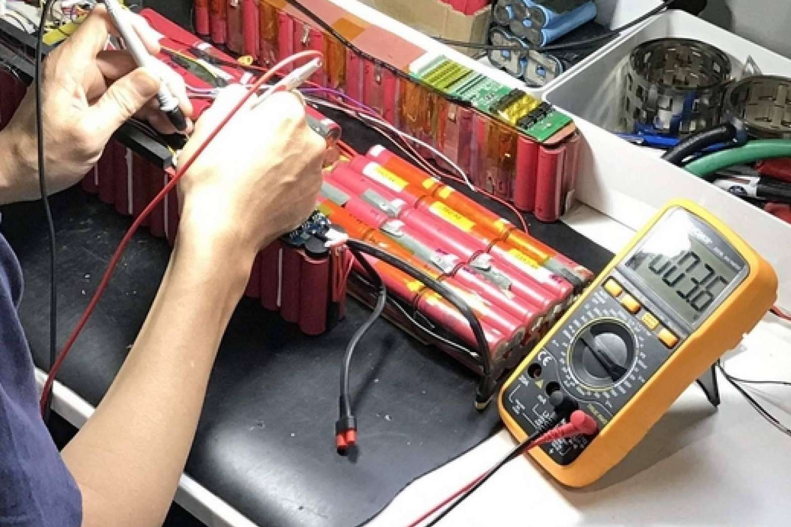 Servicio de reparación de patinetes eléctricos y repuestos de patinetes eléctricos de la mano de Arréglatelo
