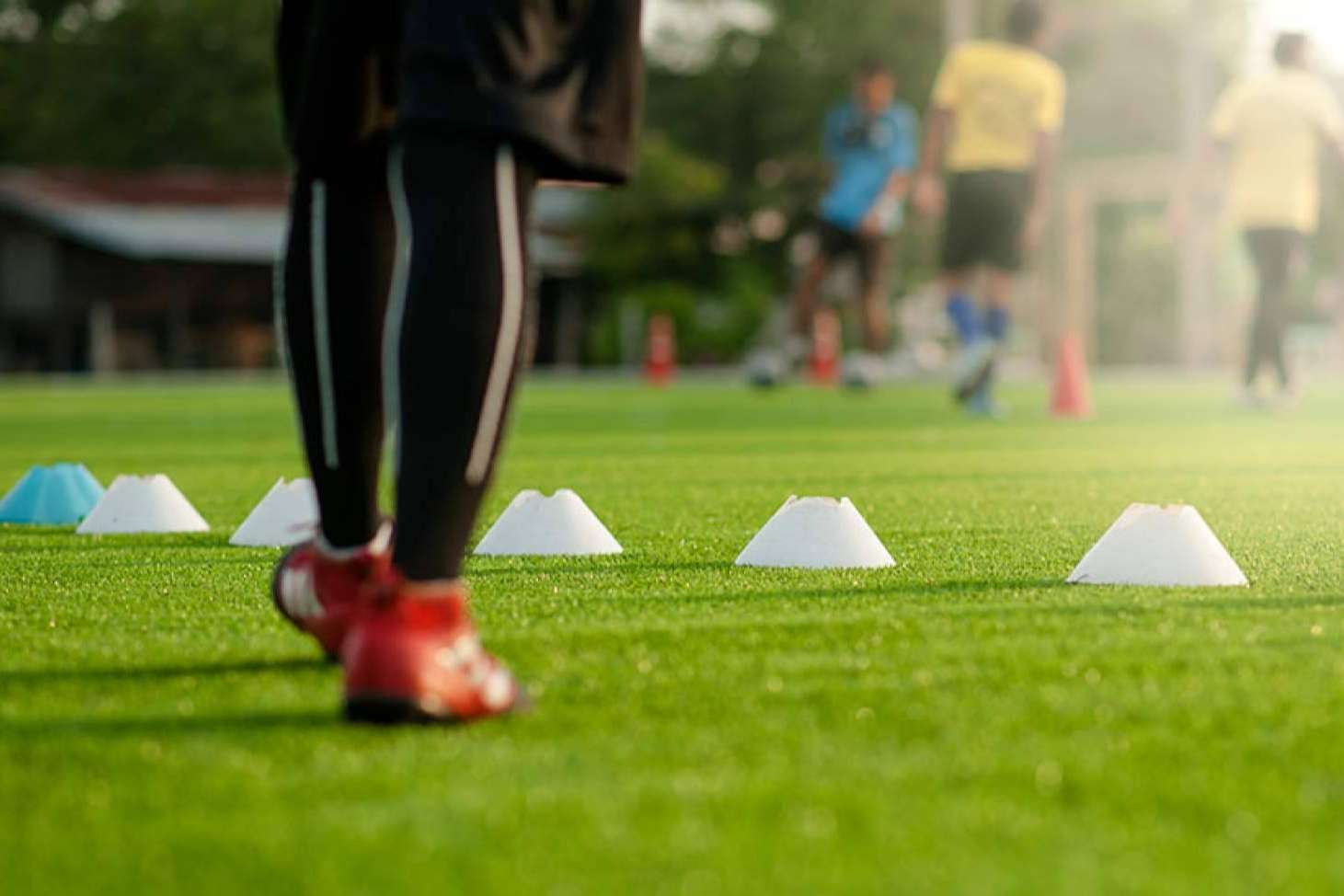 Encontrar clínica de fisioterapia en Madrid para futbolistas mediante EvoluteSoccer.com