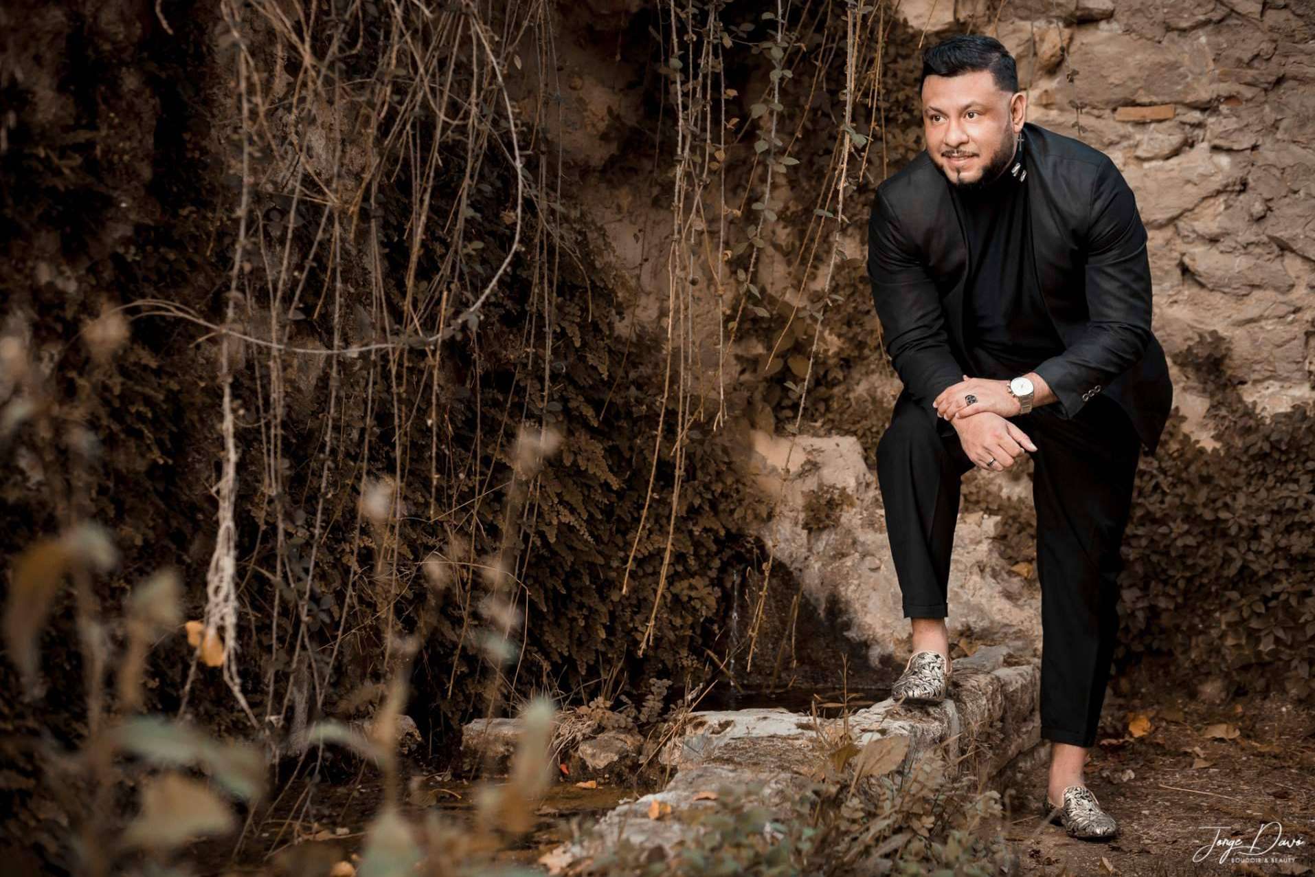 Carlos Espinosa ha lanzado su colección de slippers de diseño