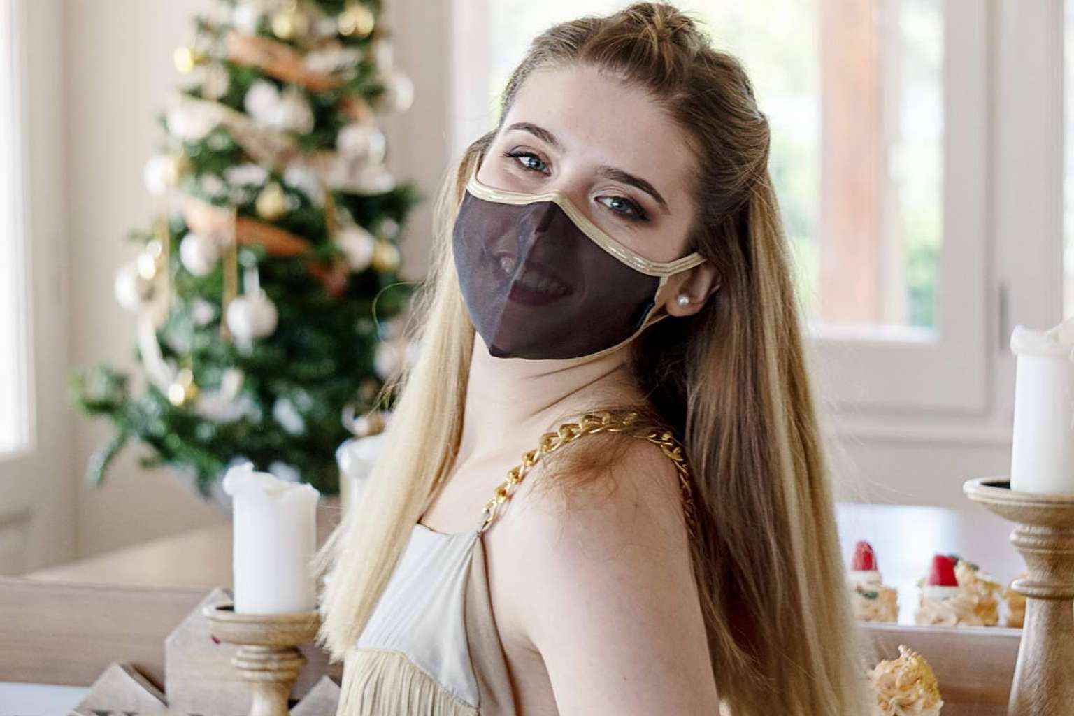Xula recomienda no bajar la guardia durante la Navidad y lanza su colección de mascarillas para fiestas