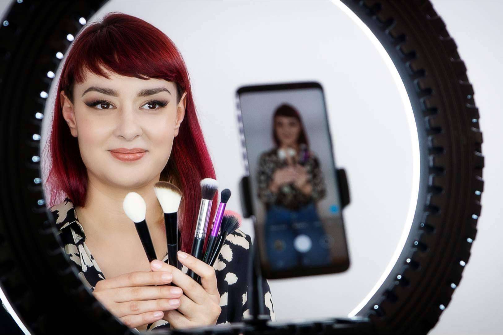 Informarse sobre las últimas tendencias en belleza gracias a Viral y Medio