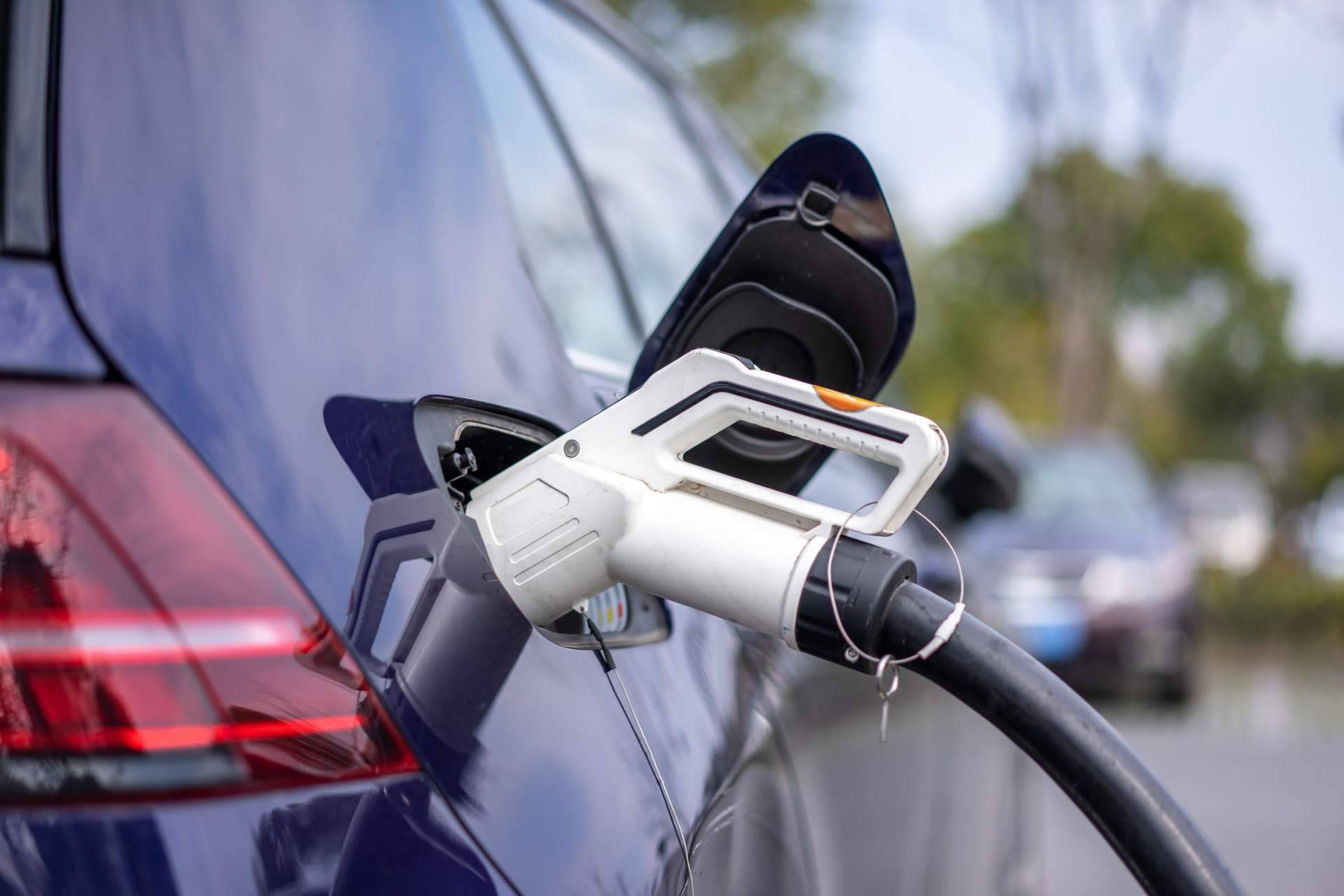 La importancia de solicitar el informe DGT antes de comprar o vender un vehículo de segunda mano, por Test Motor
