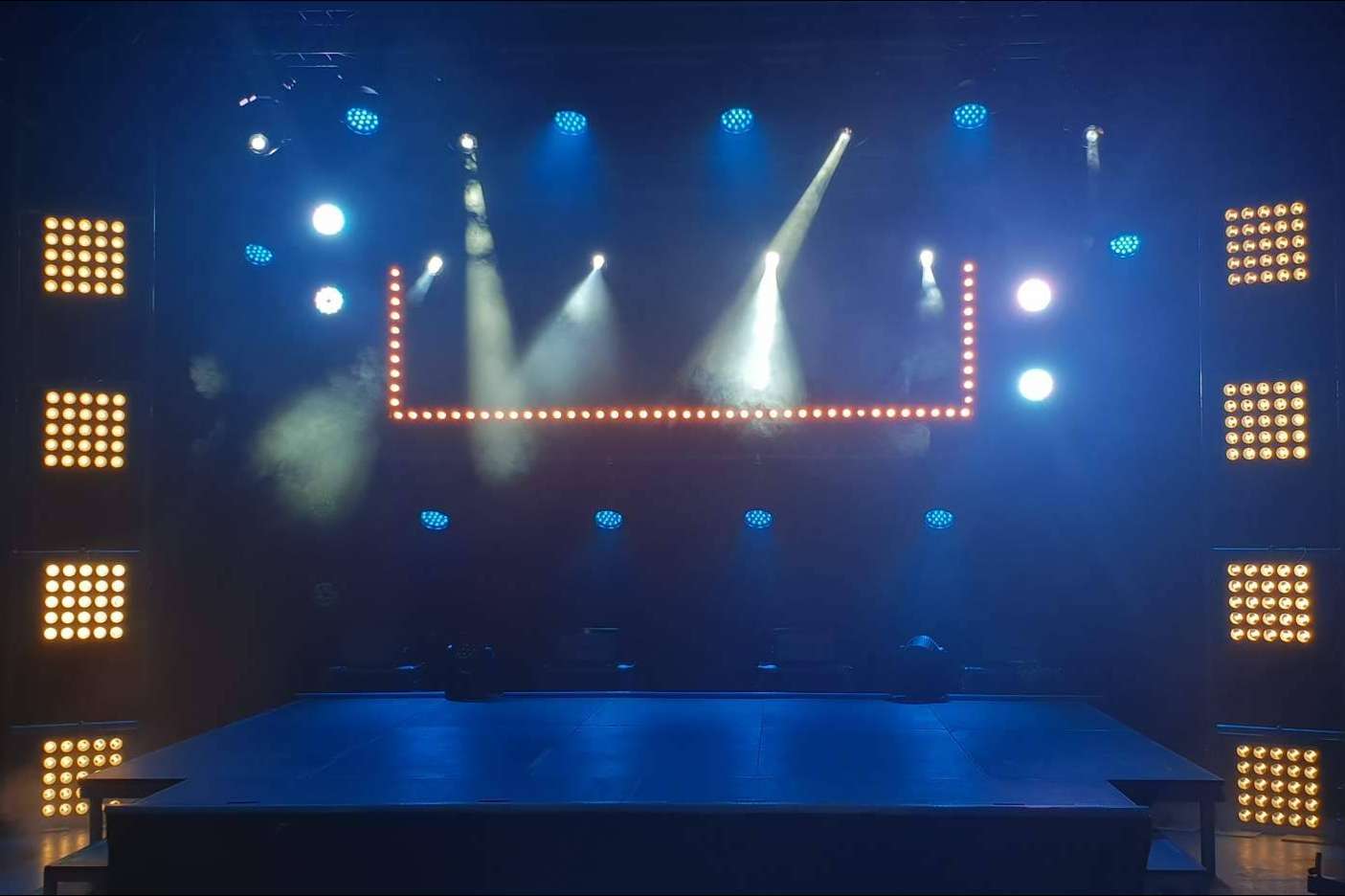 Servicios de alquiler equipos de sonido, iluminación y audiovisuales para fiestas y eventos de DCPRO