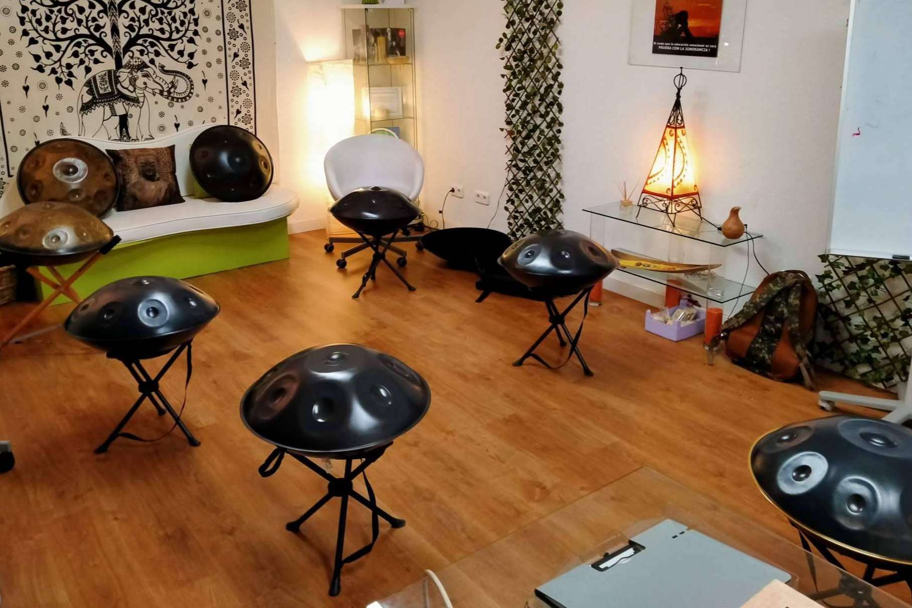 Aprender a tocar el handpan, el instrumento del siglo XXI, con Handpan.es