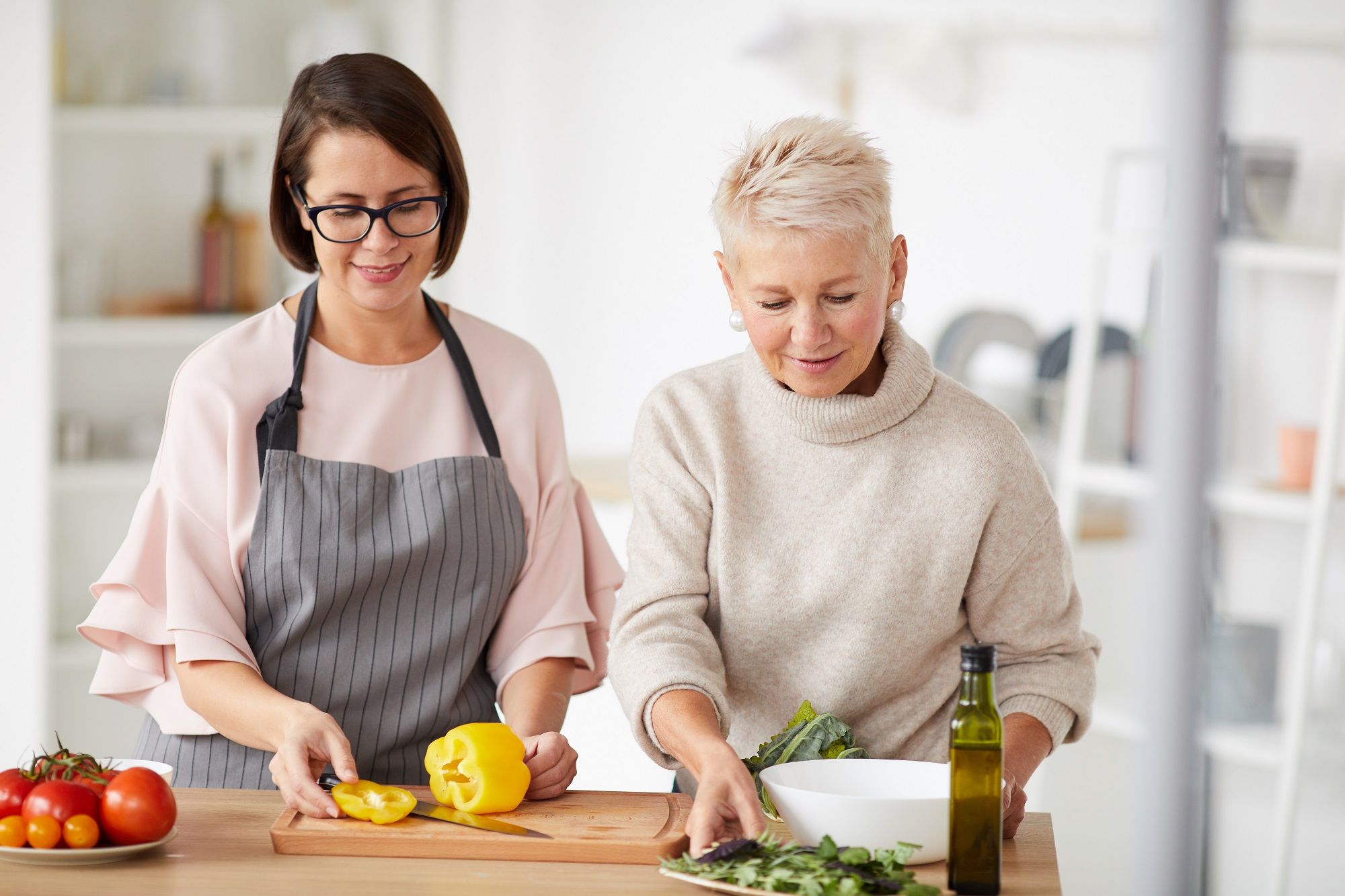 Nutrientes esenciales para cada una de las etapas vitales de la mujer