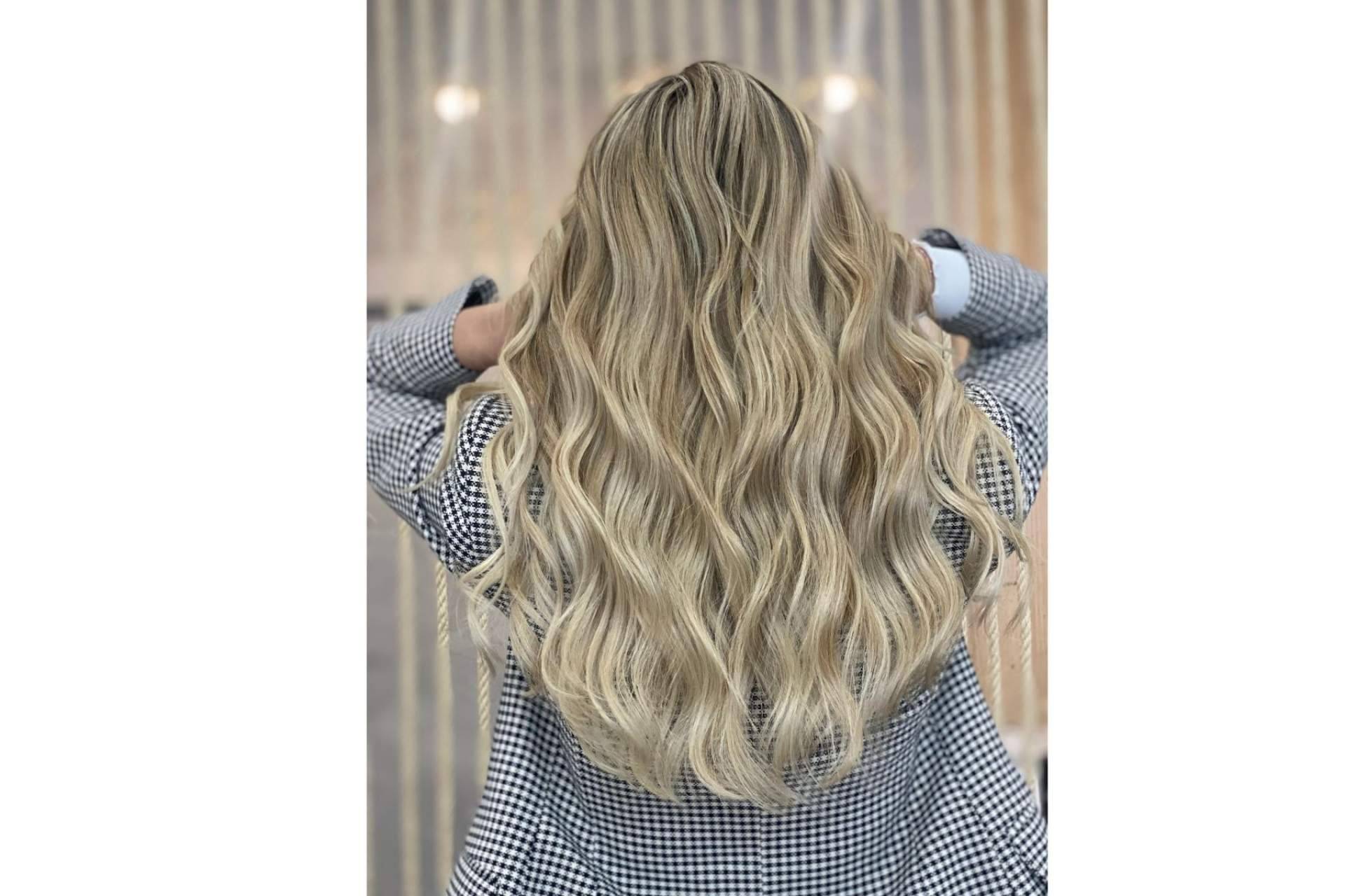 Rubios perfectos llenos de naturalidad en tendencia gracias al DIM Salón