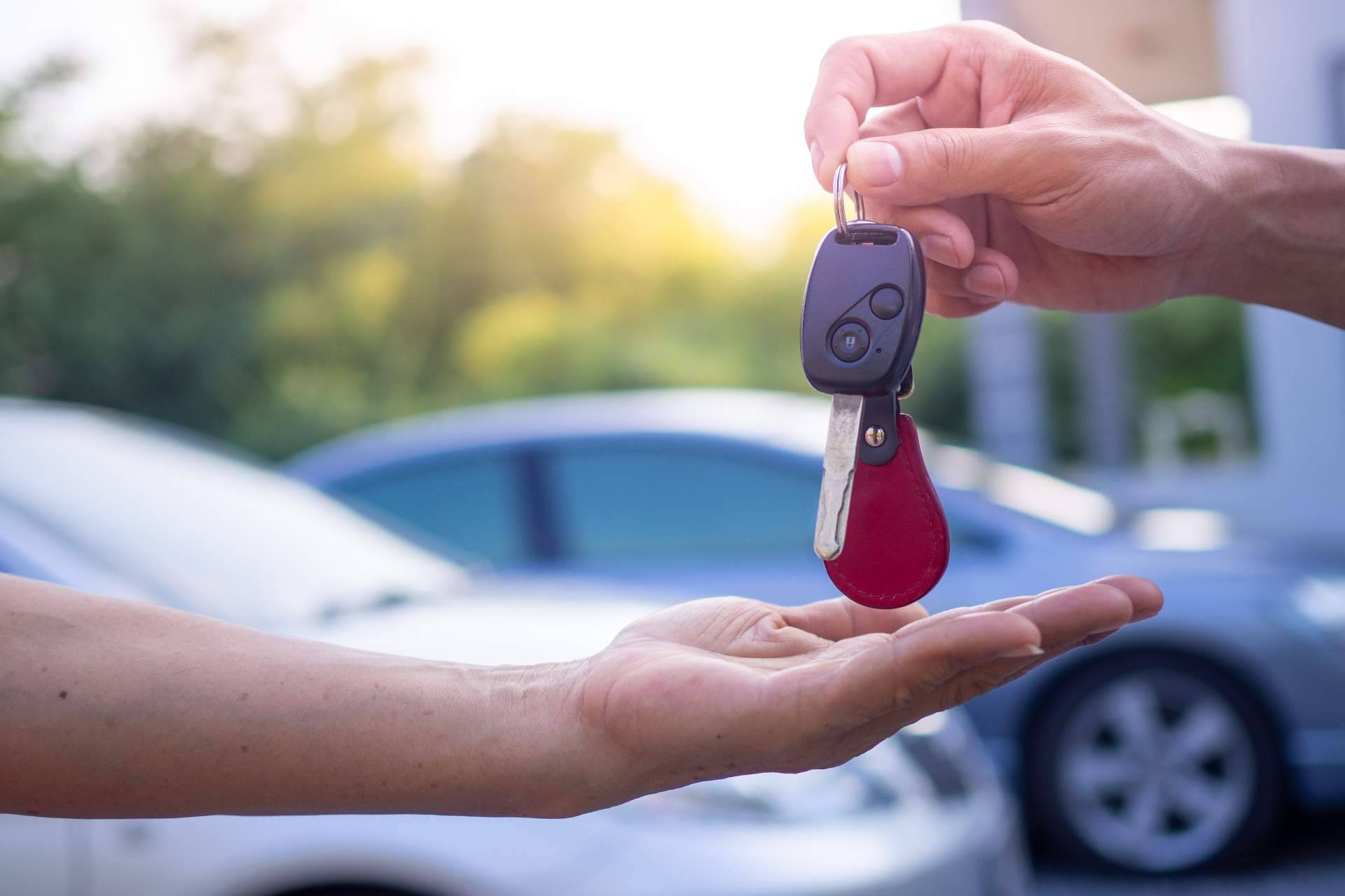 EGINER ofrece servicios de duplicados urgentes de llaves de coche y moto