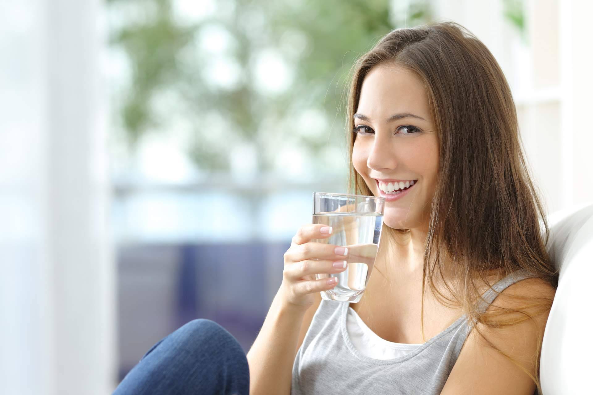 El agua osmotizada y los beneficios de beber agua de calidad según Atrium Salud