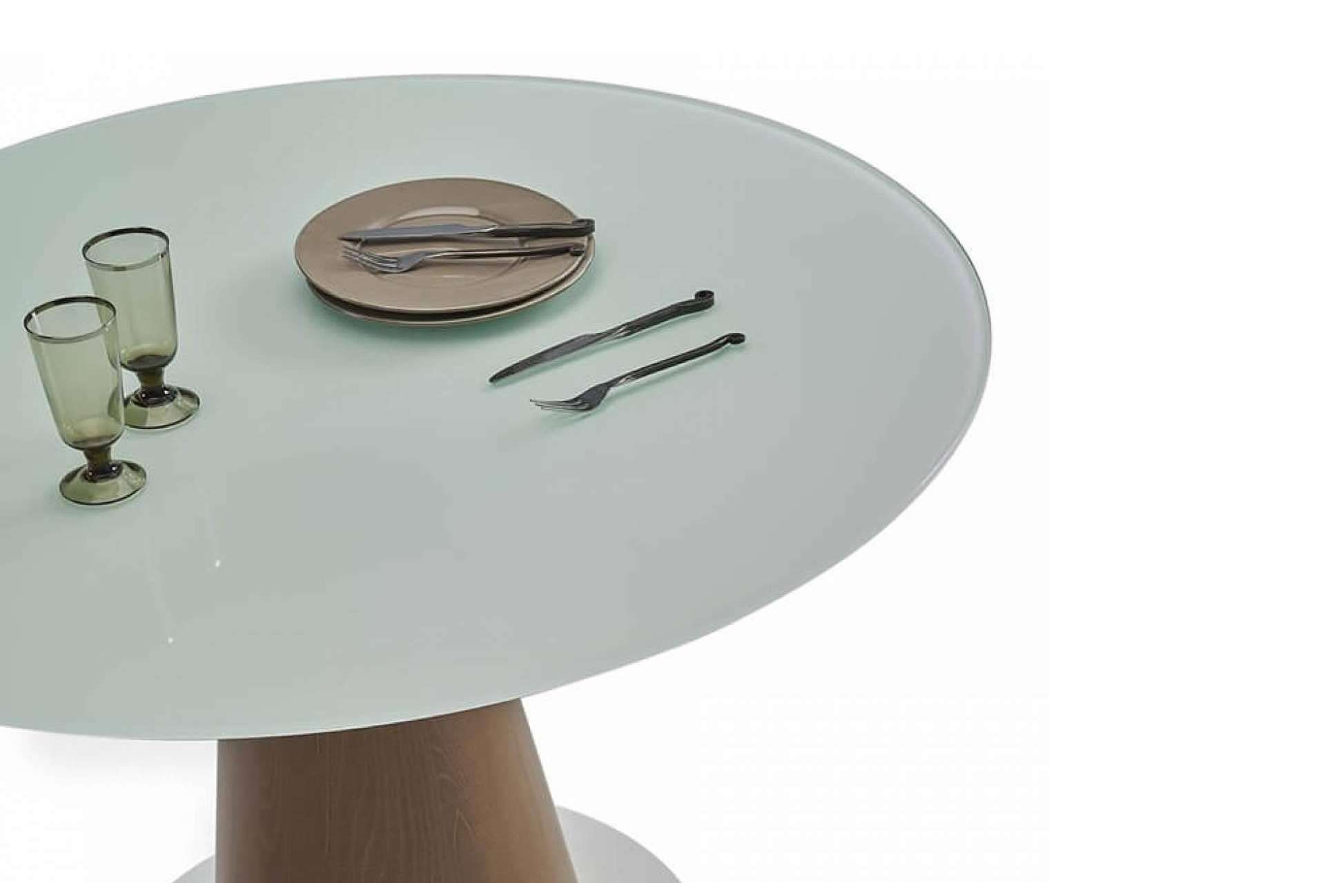 Home and Relax ofrece mesas redondas con tapa de cristal para comedores modernos y acogedores