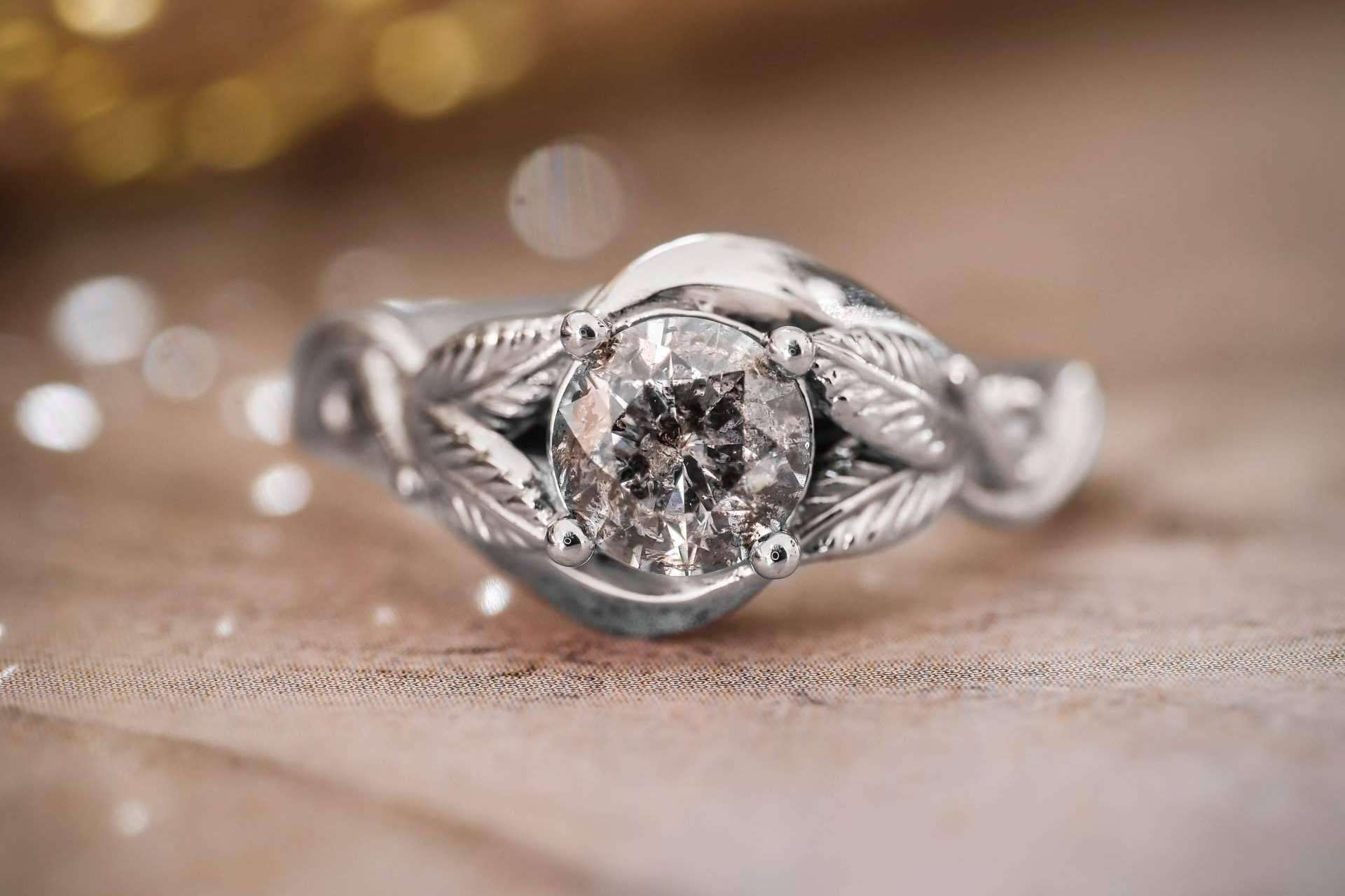 Eden Garden Jewelry, la firma familiar que elabora anillos de compromiso para personas de todo el mundo