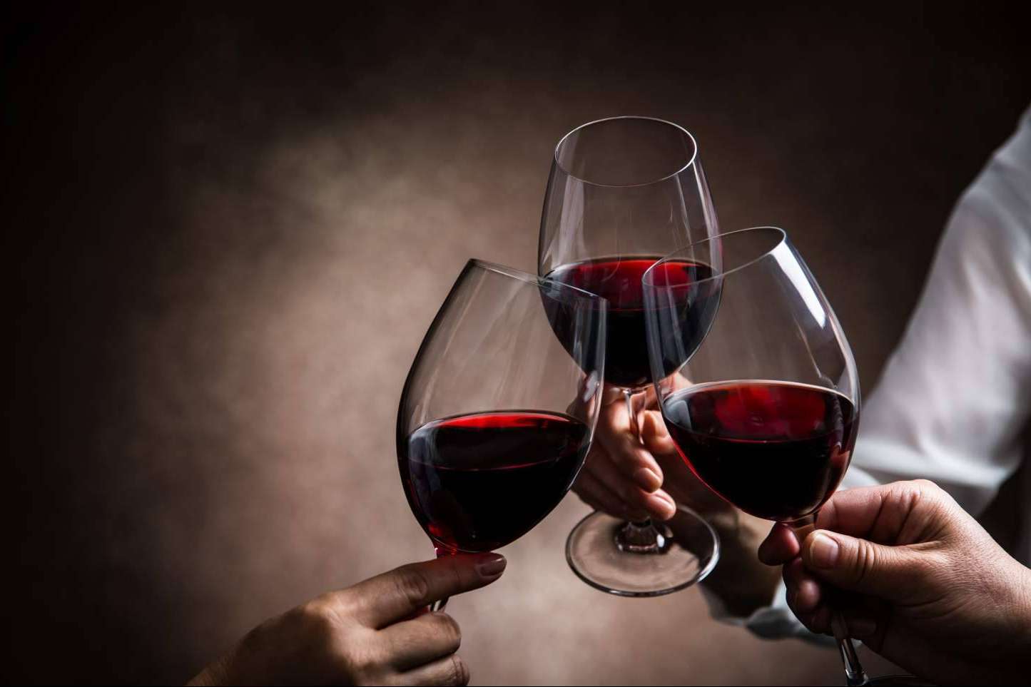 Cata los vinos de Bodegas Robles, el campeón de España de sumiller, Jon Andoni