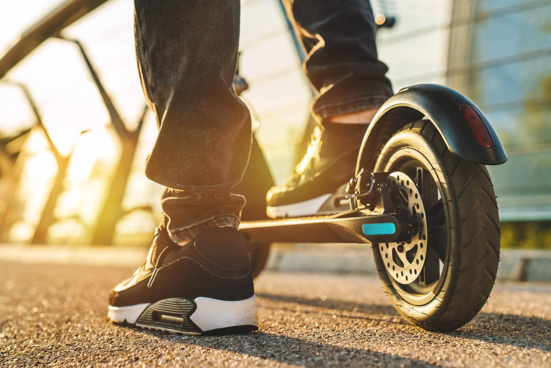 Ir seguro por Barcelona en patinete eléctrico con la cobertura integral de LYNX