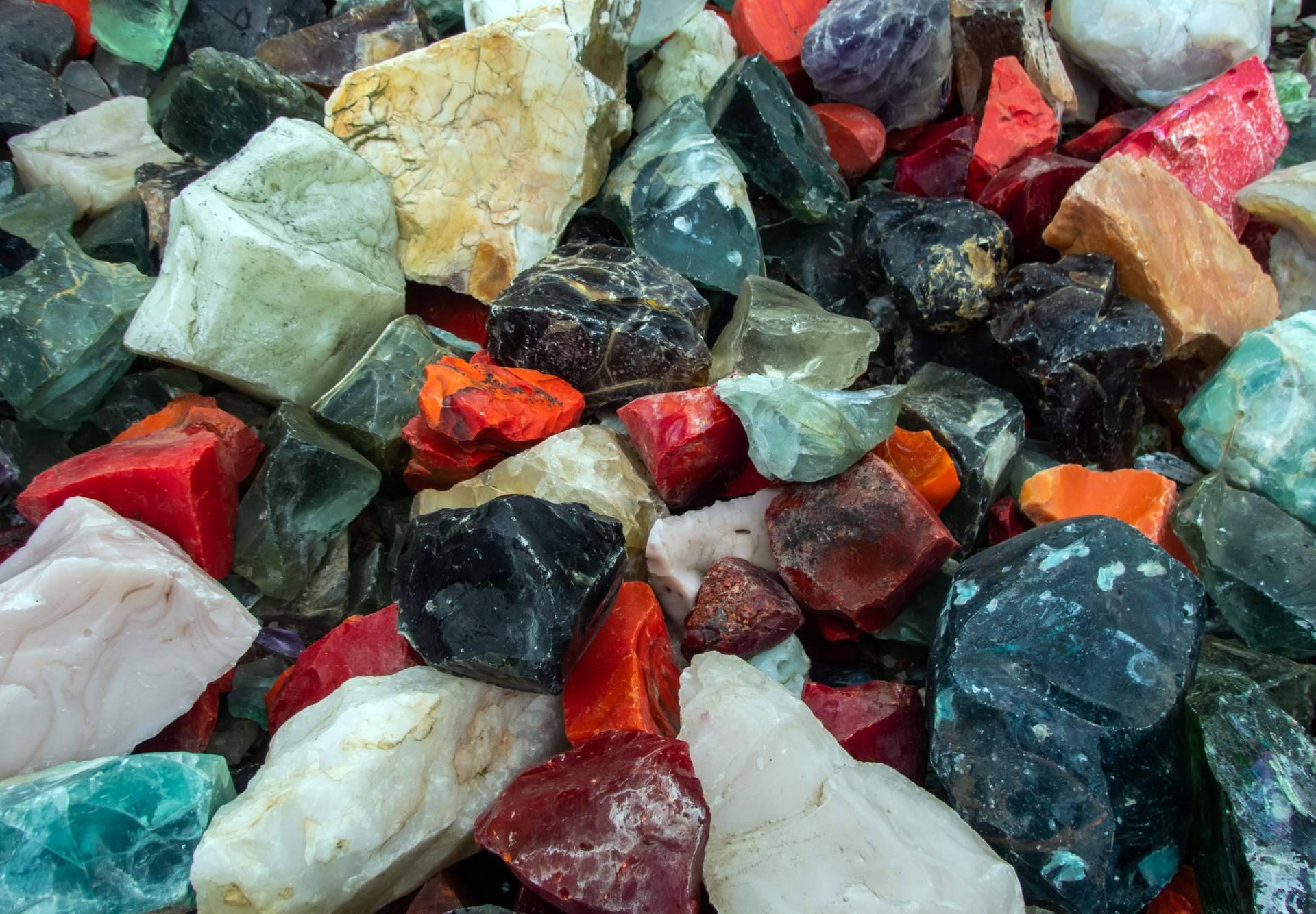 Las piedras curativas y protectoras de Tierra de Gemas