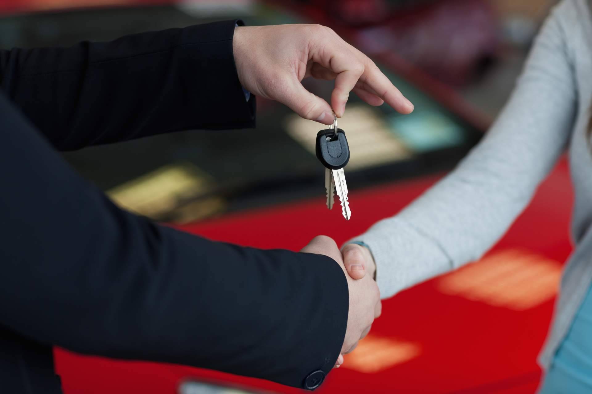 ¿Cuáles son las diferencias entre el renting de coches y el leasing?