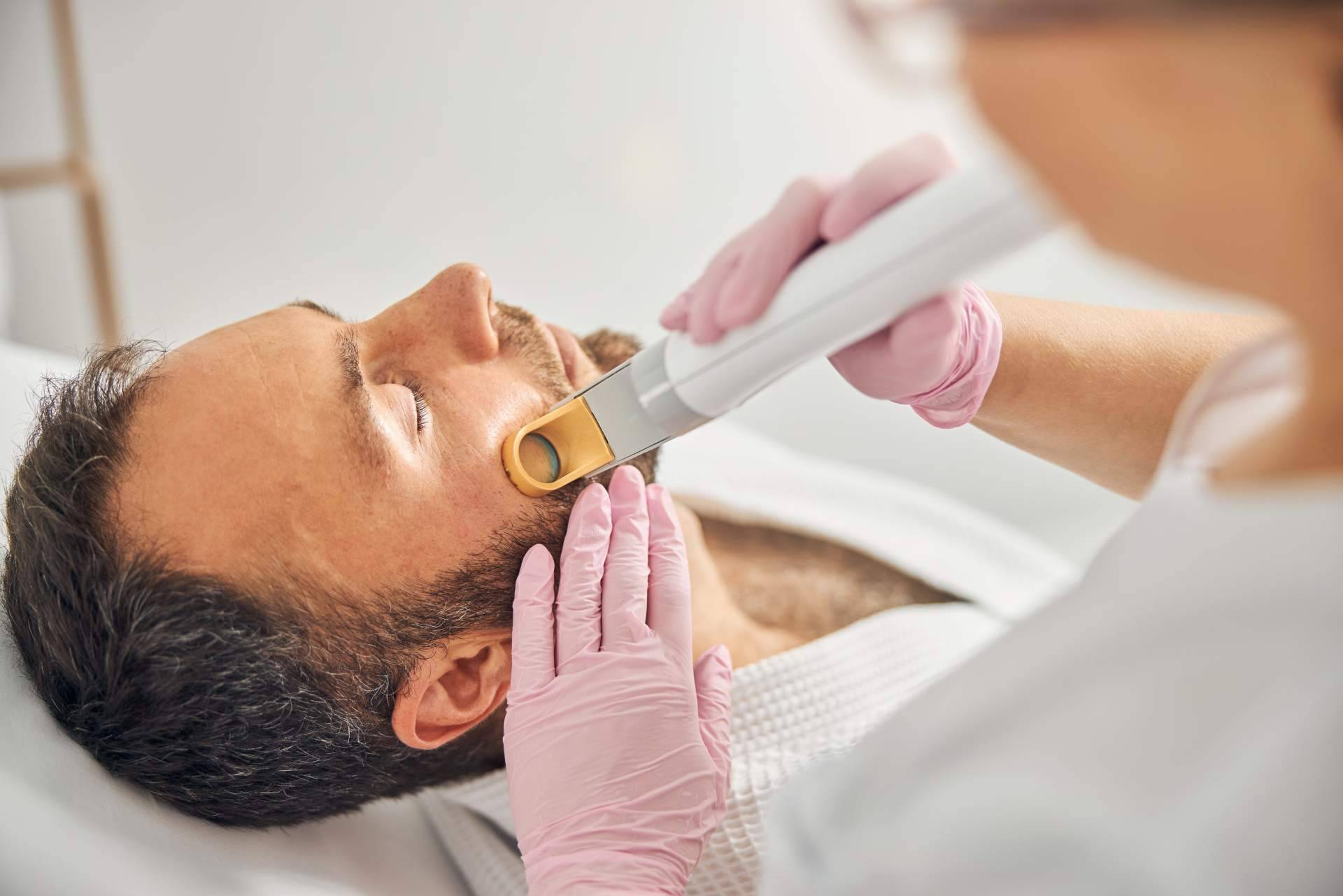 Tratamientos faciales con luz pulsada intensa de Clínica Femme