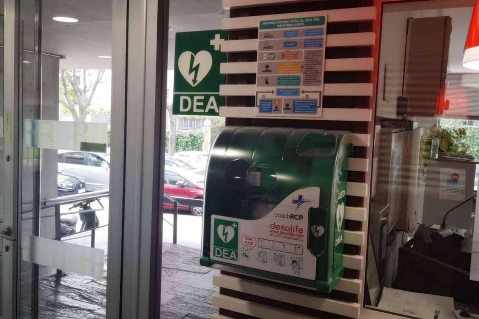 ¿Por qué es importante contar con desfibriladores en comunidades de vecinos?