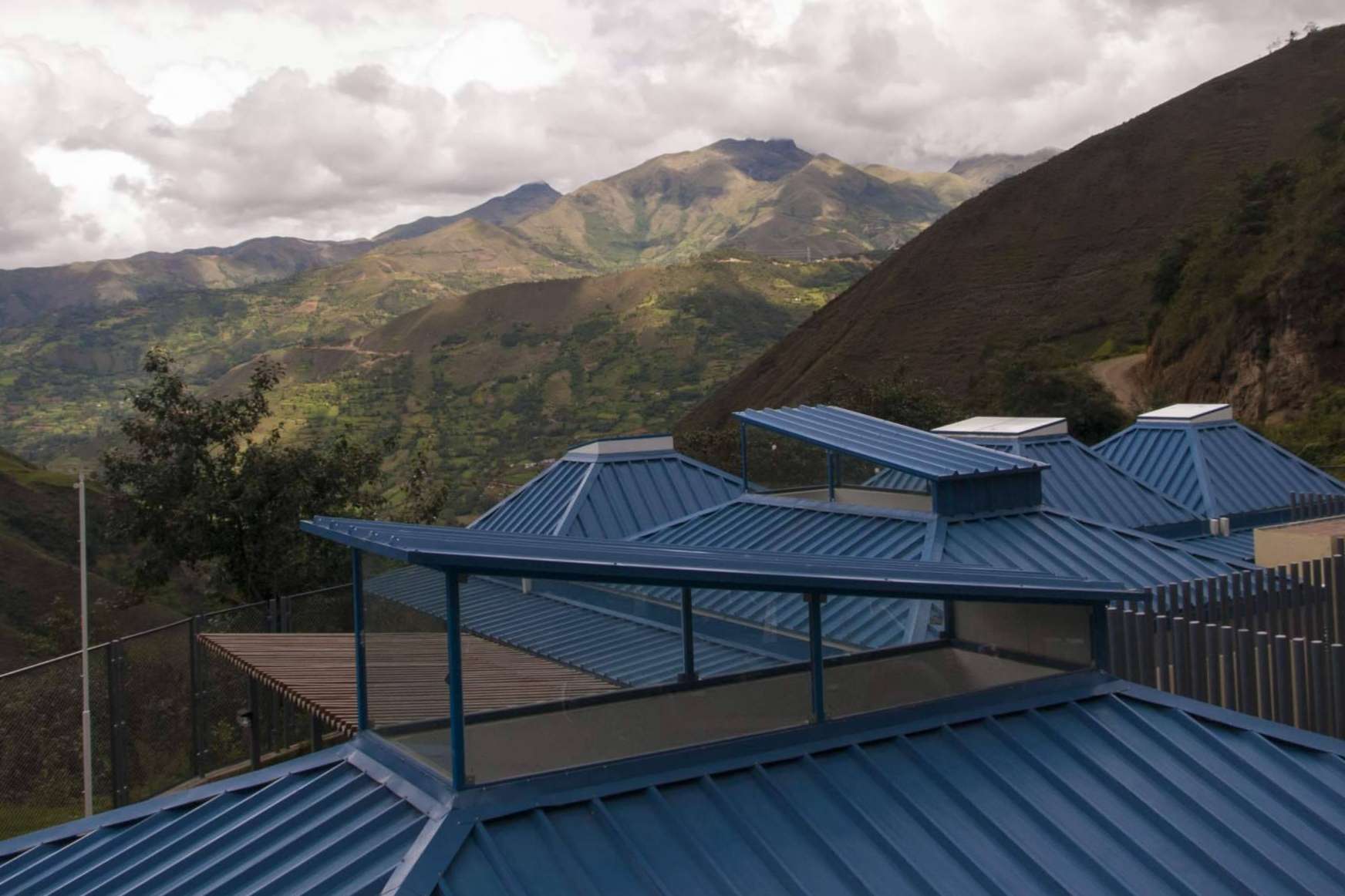 La empresa Arquitectura Verde está comprometida con la sostenibilidad en el sector arquitectónico