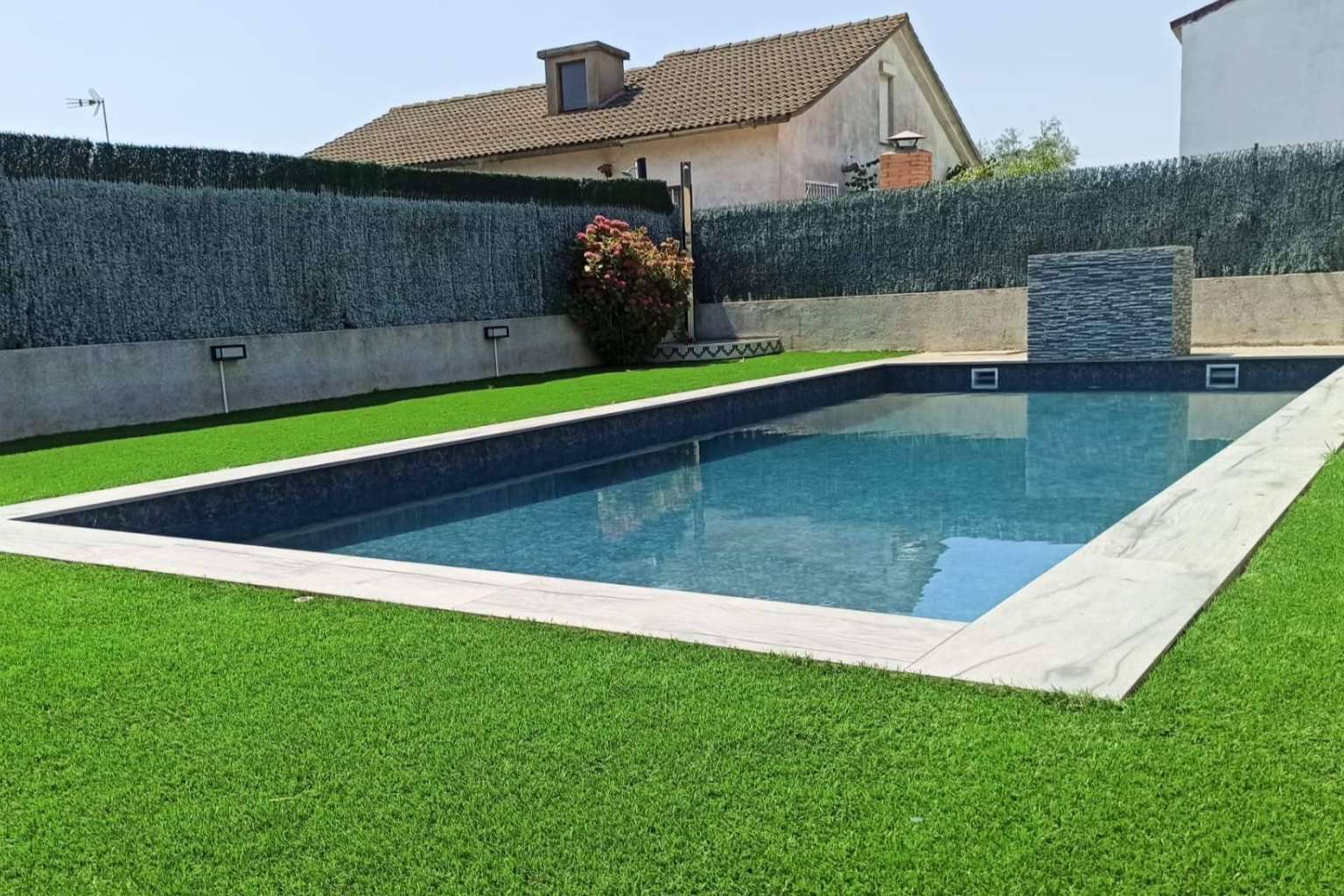 Gracias a Esencial Pool, tener una piscina sostenible es posible