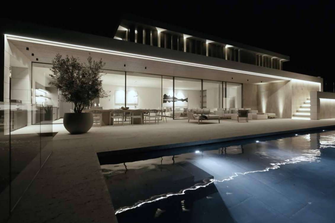 Villa Blue es una obra maestra creada por ARK Architects