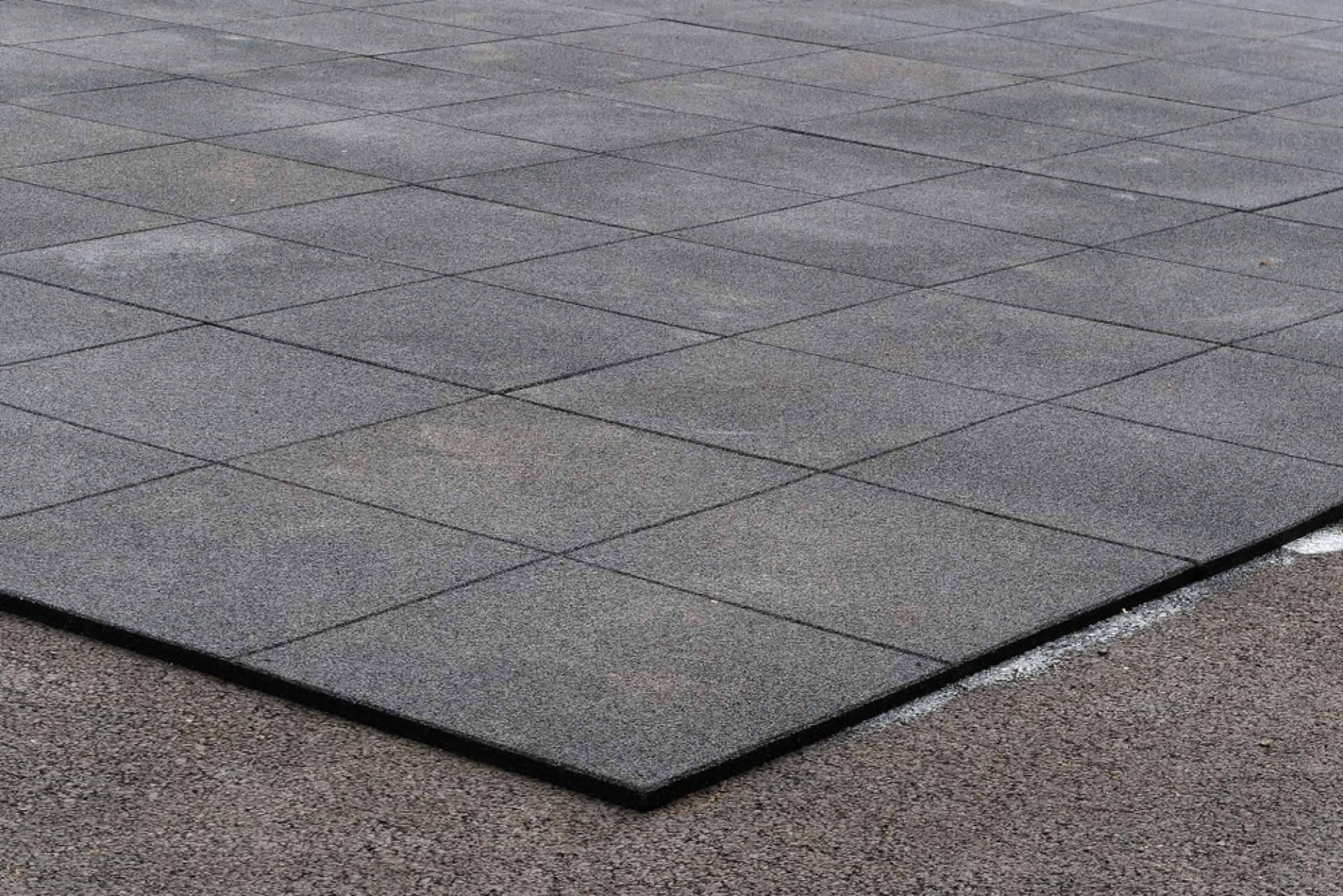 Ventajas de las losetas de caucho para el parque o jardín, por Unimat