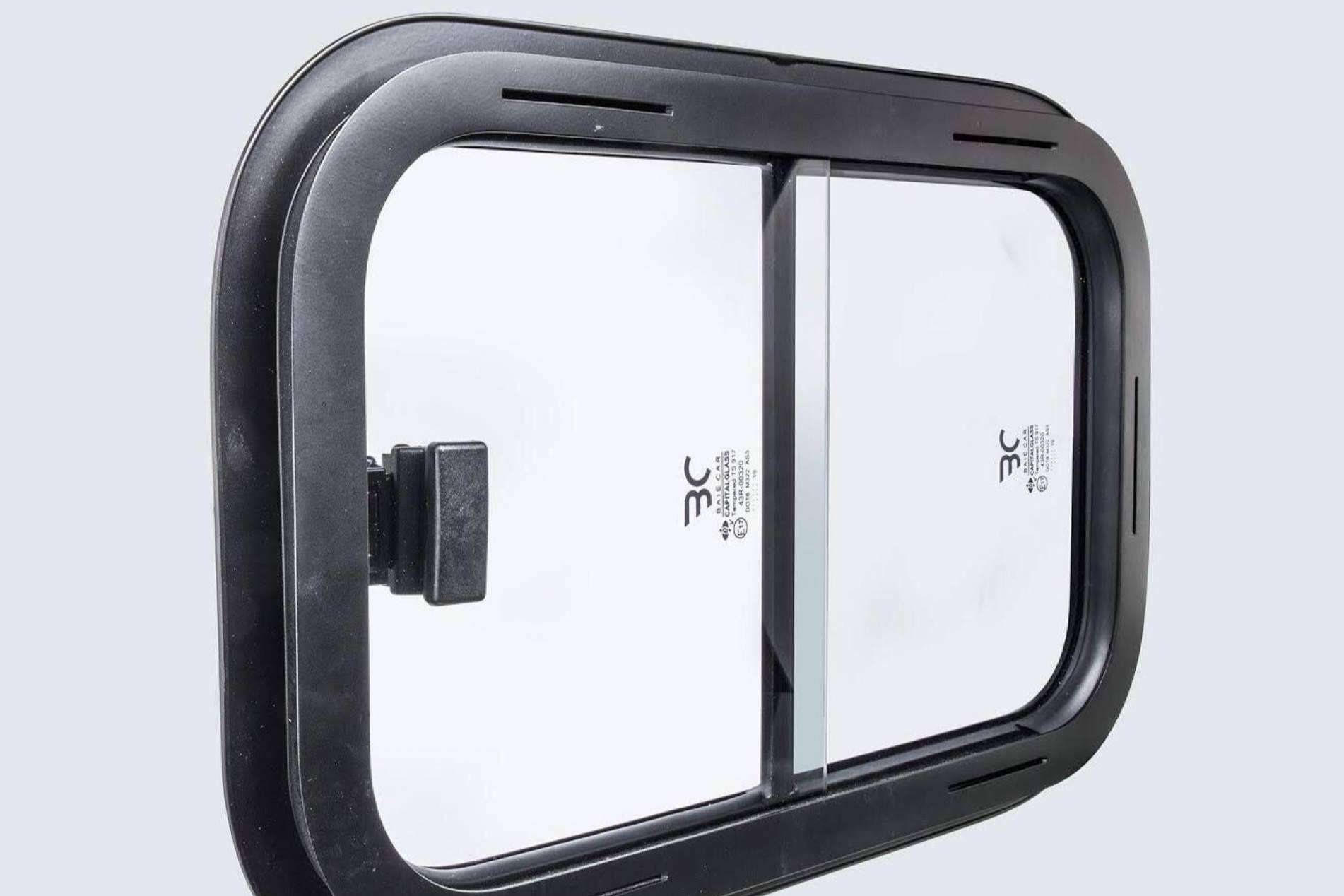 Baie-Car expone los principales beneficios de la ventana corredera para la furgoneta camper