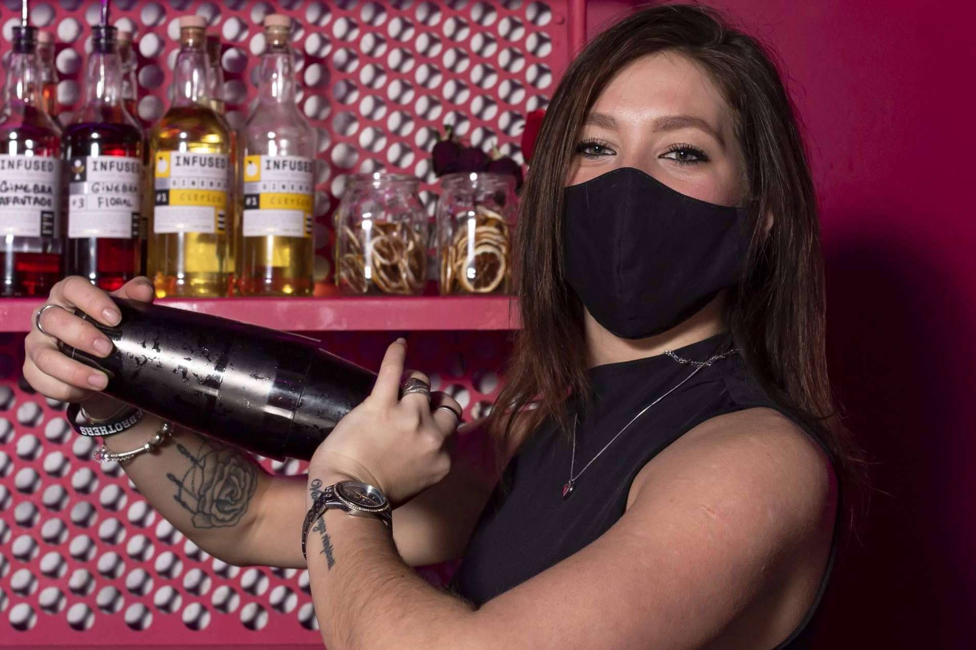 Una de las mejores coctelerías de Madrid es Enbabia Infused