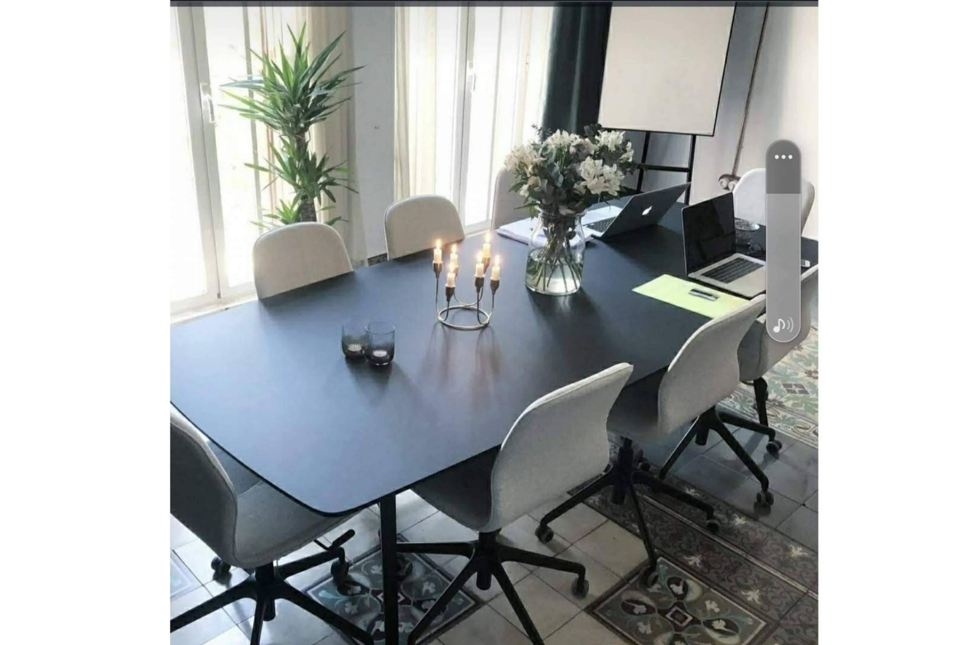 Combinar el trabajo y las vacaciones es posible gracias al espacio de coworking Palmapolitan, situado en Palma de Mallorca