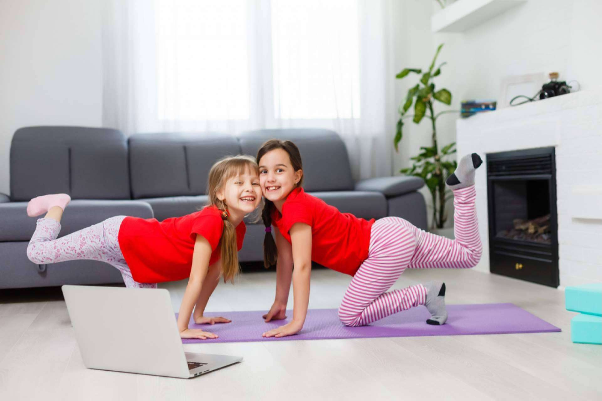 Bailar en casa es la actividad perfecta para ponerse en forma antes del verano